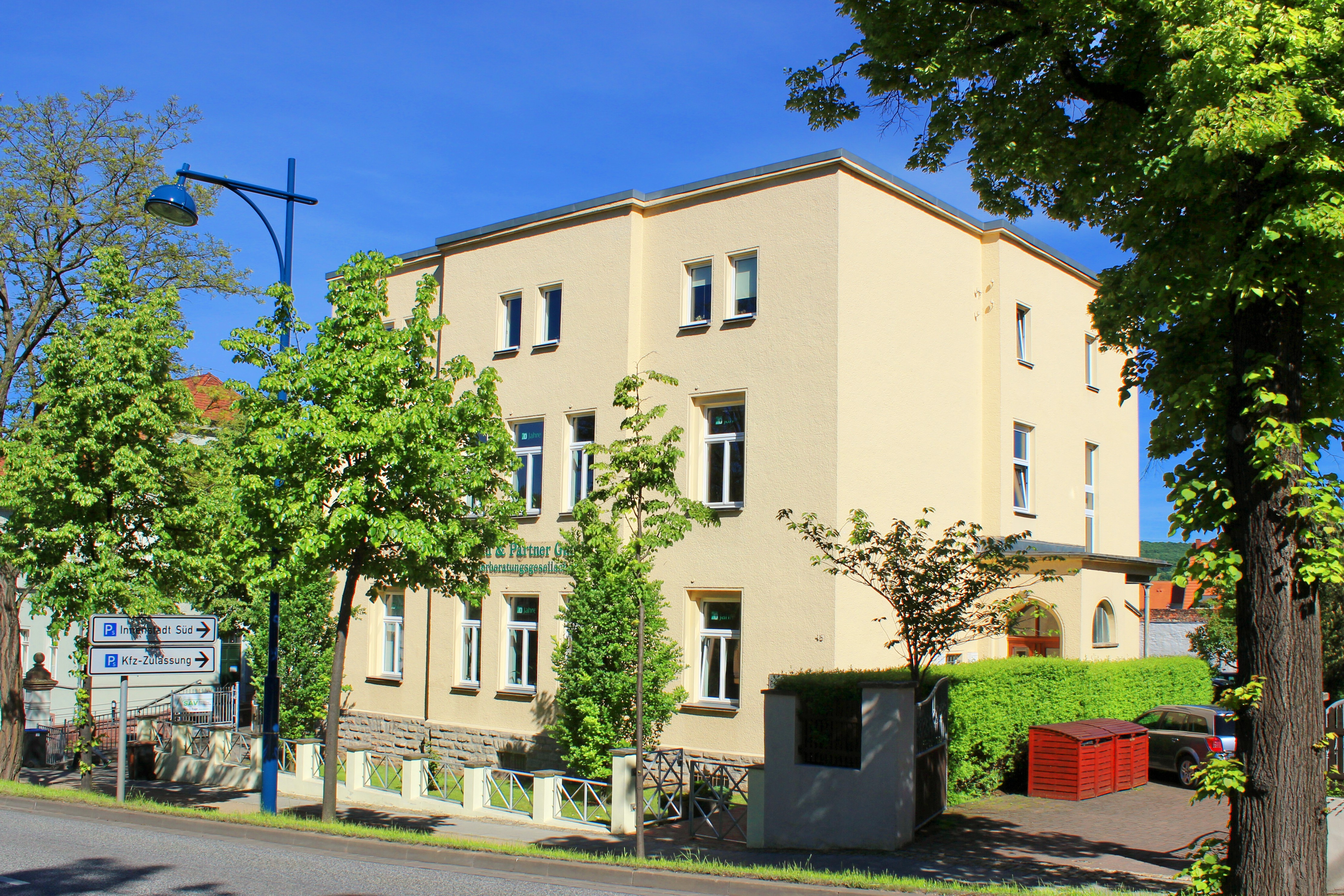 bg