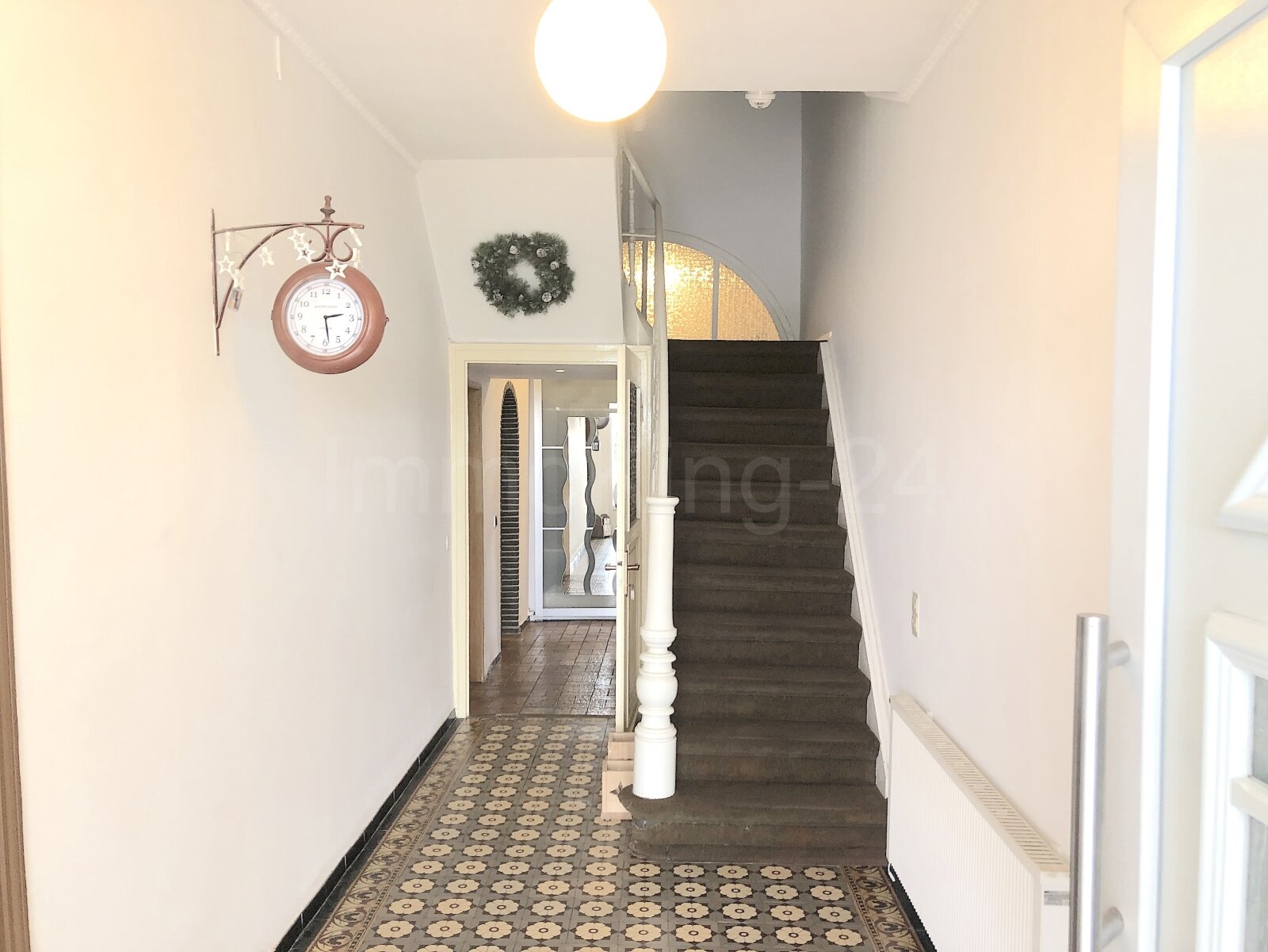 MASSIVES HAUS IN VERKEHRSGÜNSTIGER LAGE! ++ SMARTE AUSSTATTUNG ++ NEUE PHOTOVOLTAIK ANLAGE ++ – Kleve – Vorschaubild 2