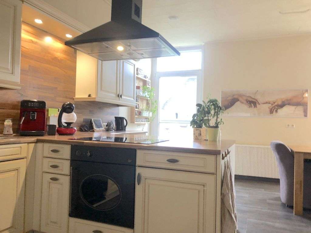MASSIVES HAUS IN VERKEHRSGÜNSTIGER LAGE! ++ SMARTE AUSSTATTUNG ++ NEUE PHOTOVOLTAIK ANLAGE ++ – Kleve – Vorschaubild 4