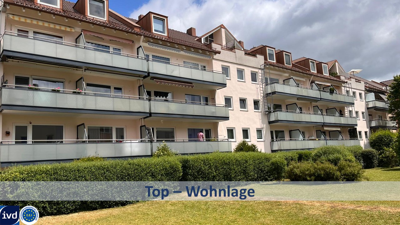 SCHÖNE 3-ZIMMER WOHNUNG MIT LOGGIA UND TAGESLICHTBAD, IN RUHIGER ZENTRALER LAGE