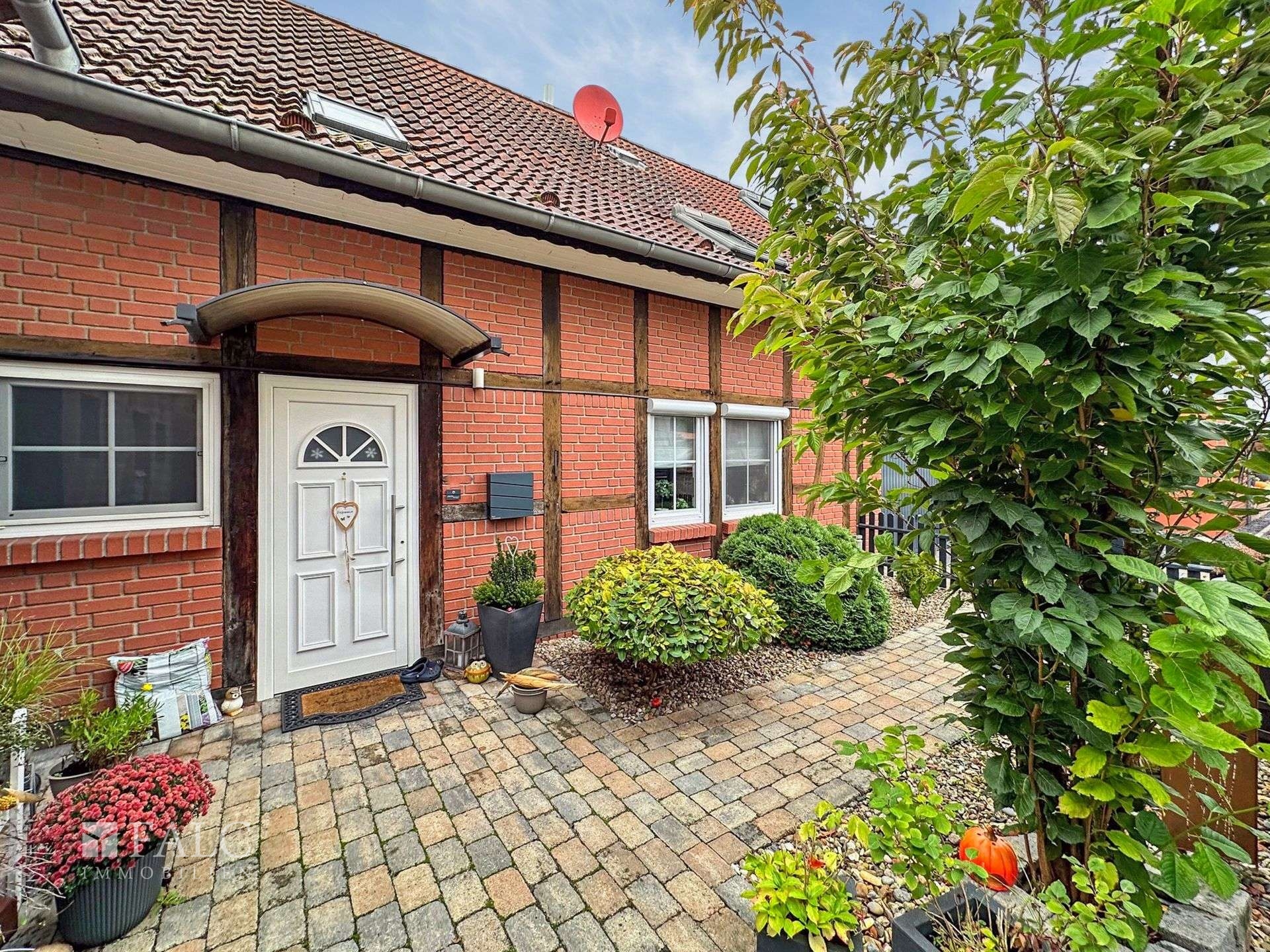 Sofort einziehen ! Einfamilienhaus mit sep. Gästehaus - Komplett saniert – Edemissen – Vorschaubild 14