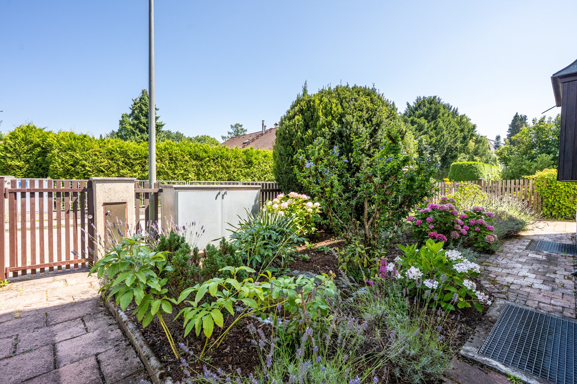 Property thumbnail 3