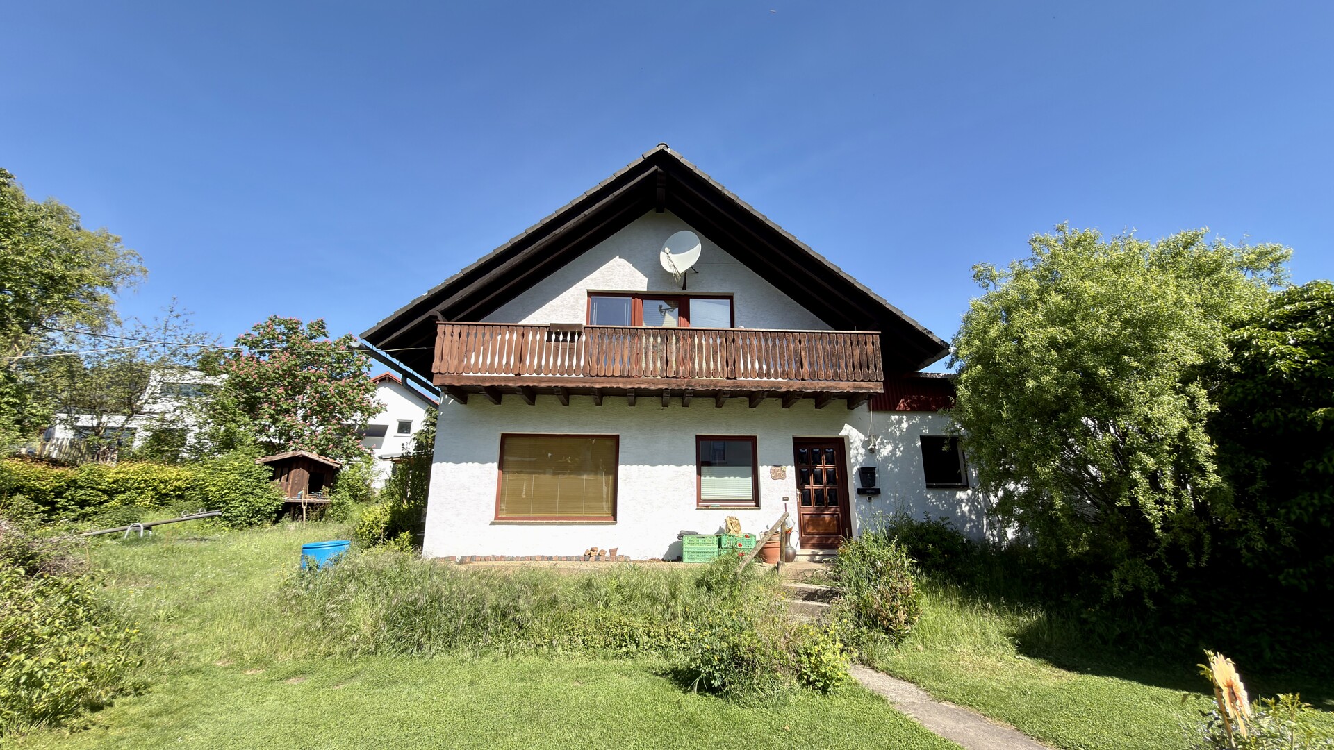 Attraktives Einfamilienhaus mit großem Raumangebot und Garten - Keine Käuferprovision! – Malsfeld / Beiseförth – Bild 1 von 24