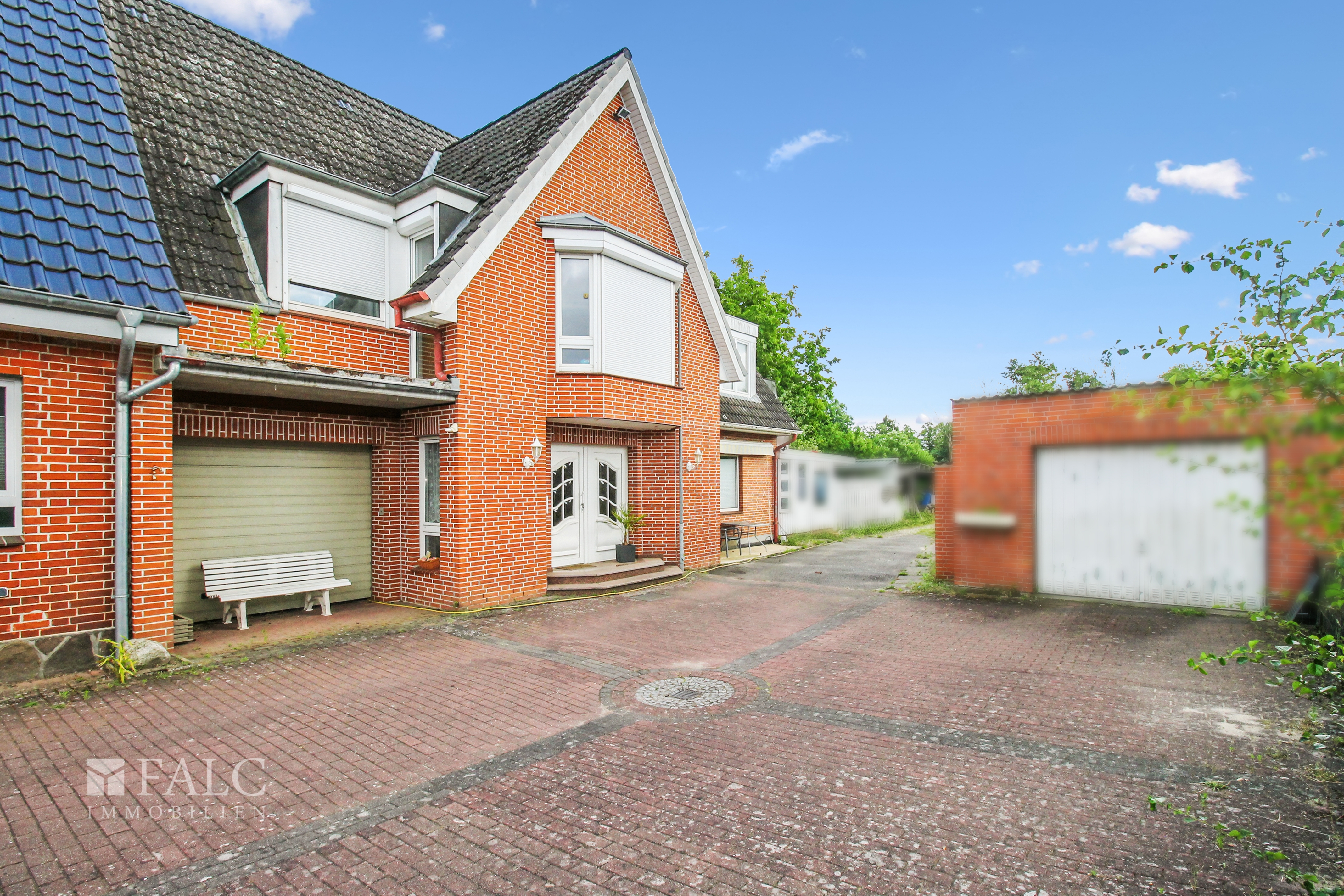 +++ Zweifamilienhaus mit vielen Möglichkeiten und großem Grundstück +++ – Lübeck – Vorschaubild 4