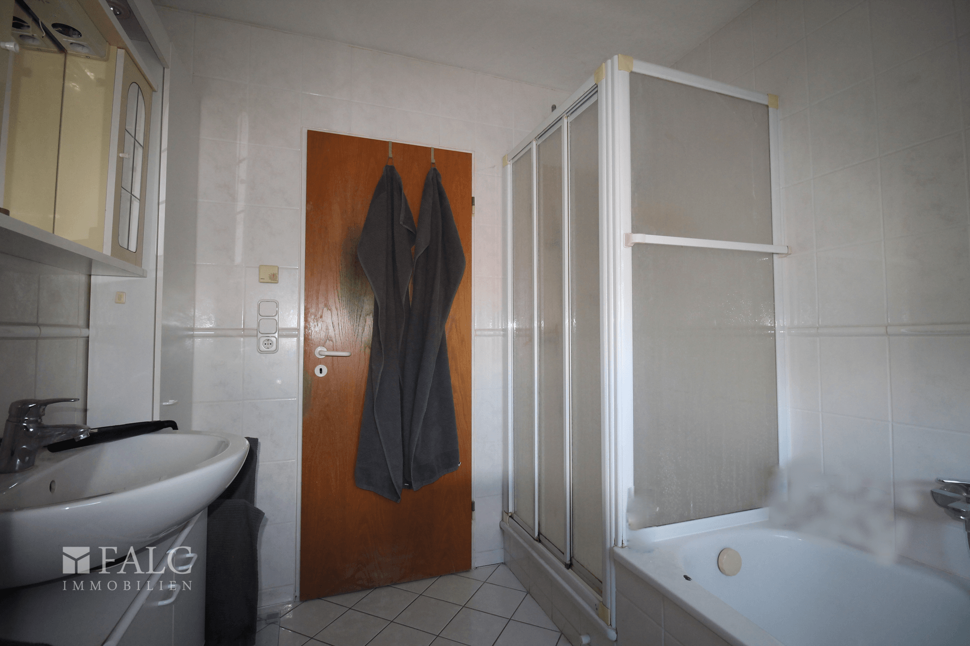 +++ Zweifamilienhaus mit vielen Möglichkeiten und großem Grundstück +++ – Lübeck – Vorschaubild 17