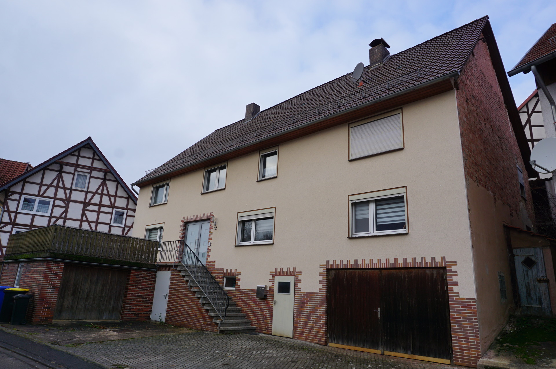 Viel Platz für eine große Familie. Keine Käuferprovision! – Morschen – Vorschaubild 3