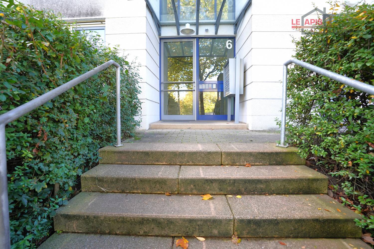 Property thumbnail 2