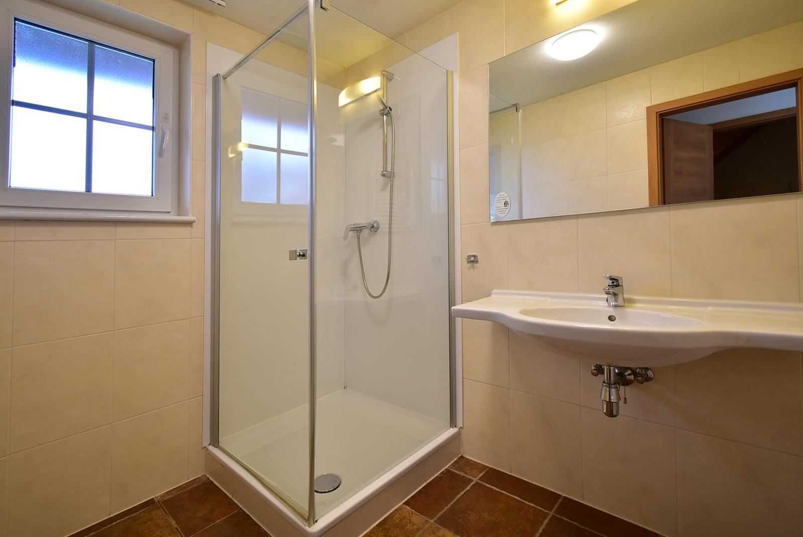 Freistehendes 4-Personen-Ferienhaus mit neuer Küche und 2 Bädern im Ferienresort Cochem (3553) – Cochem – Vorschaubild 11