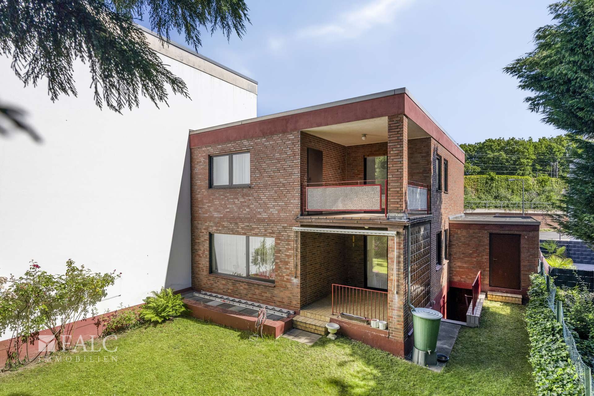 Property thumbnail 3