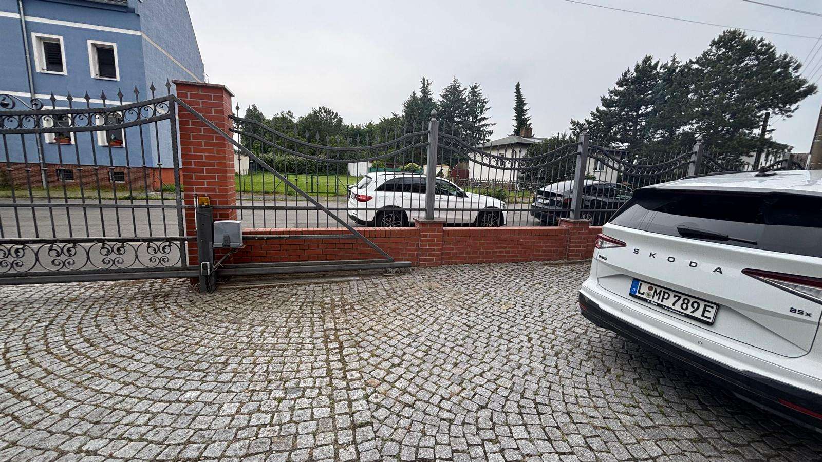 Property thumbnail 2