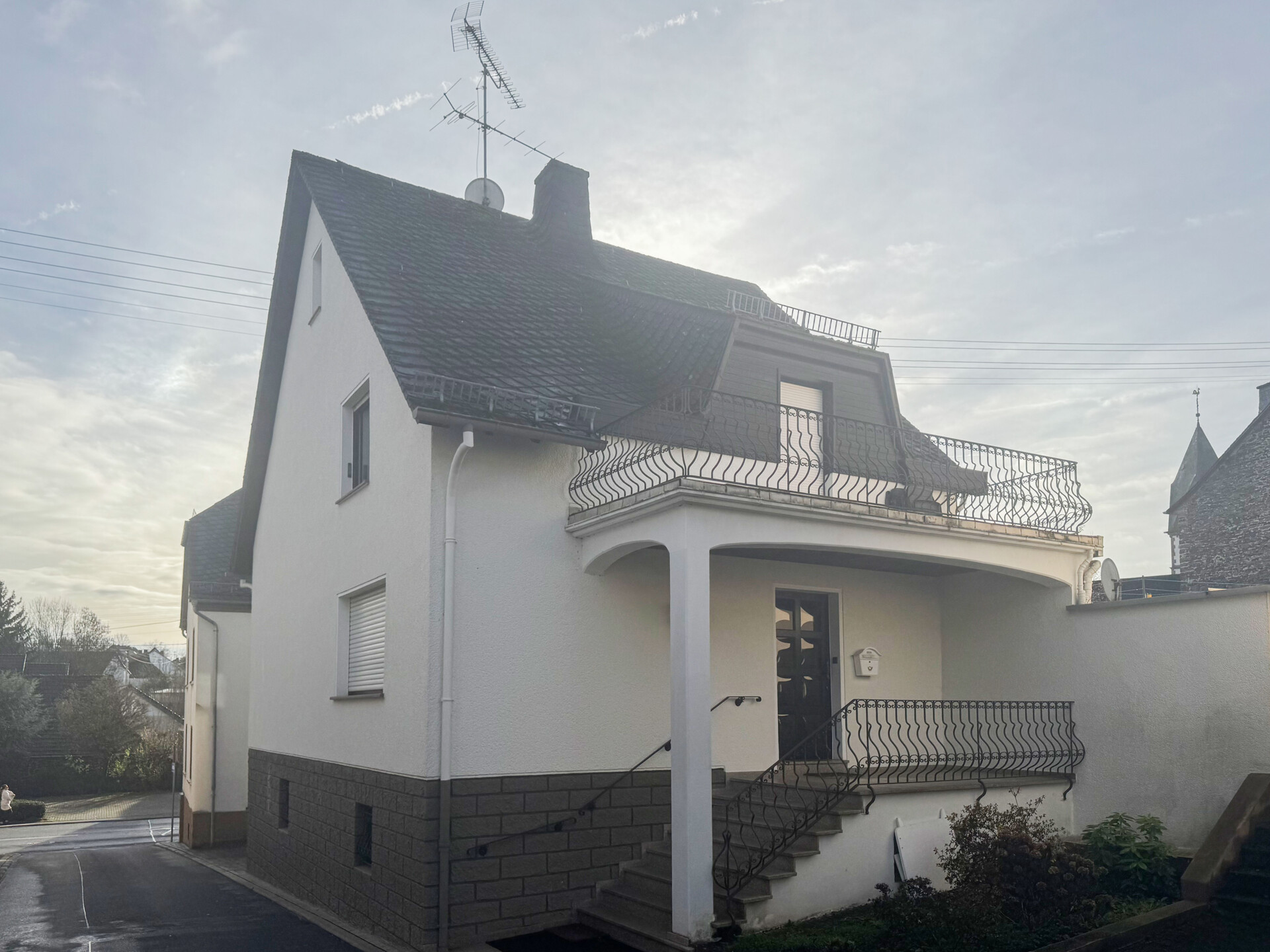 bg
