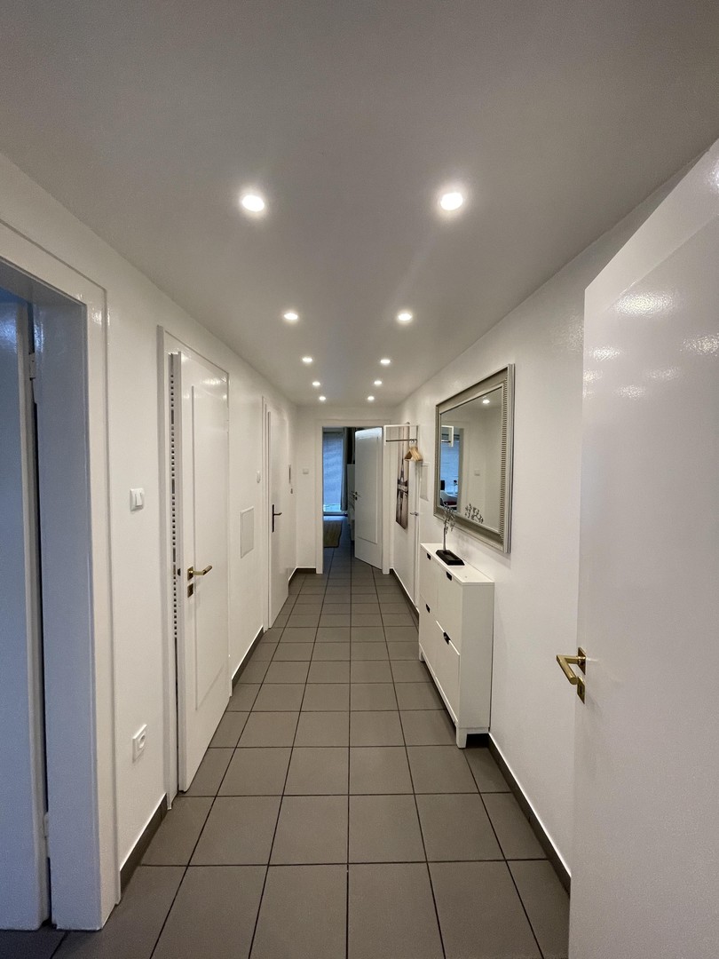 Schöne 2-Zimmer Wohnung (2 Balkone) - Düsseldorf Altstadt nähe Carlsplatz