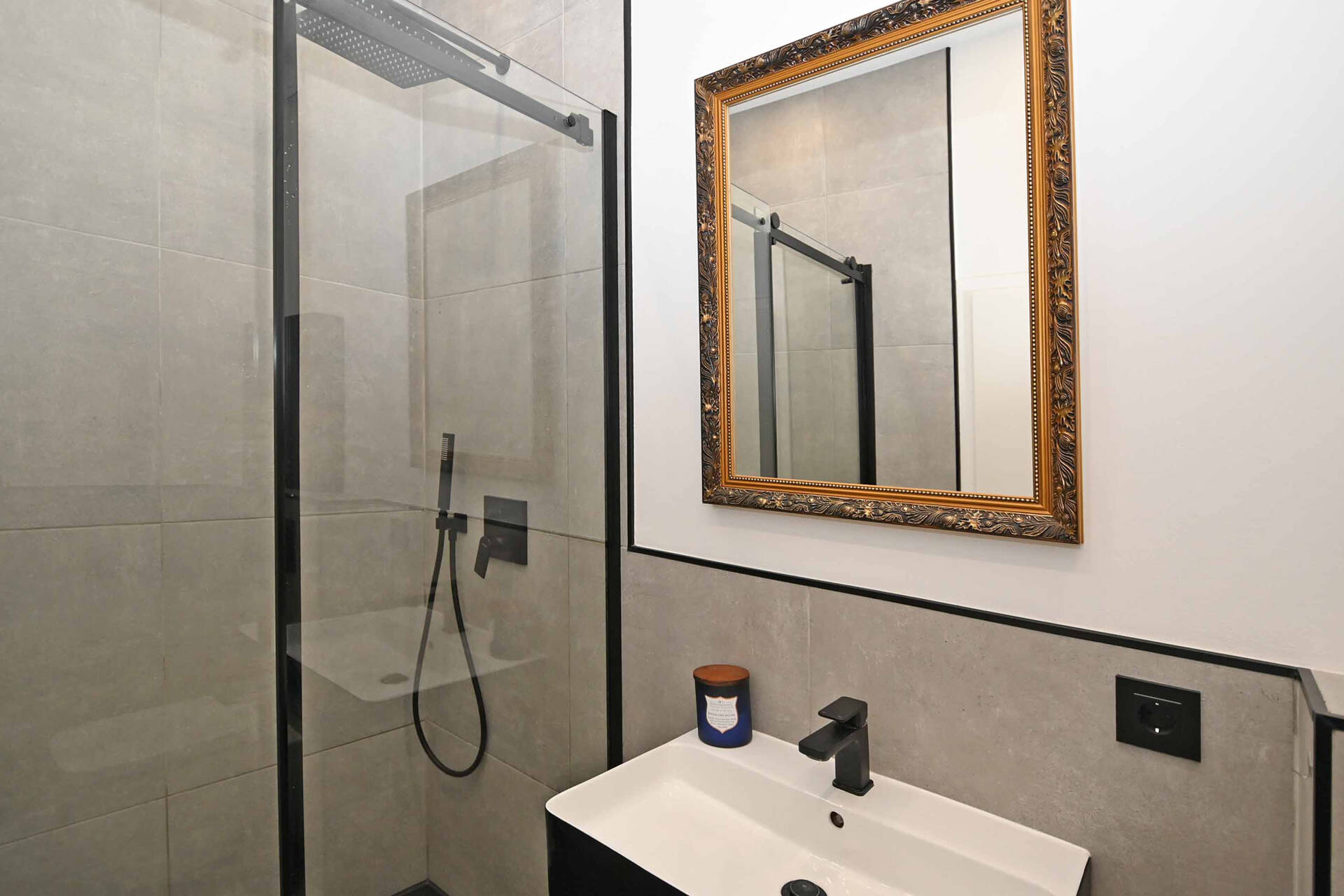 Property thumbnail 9