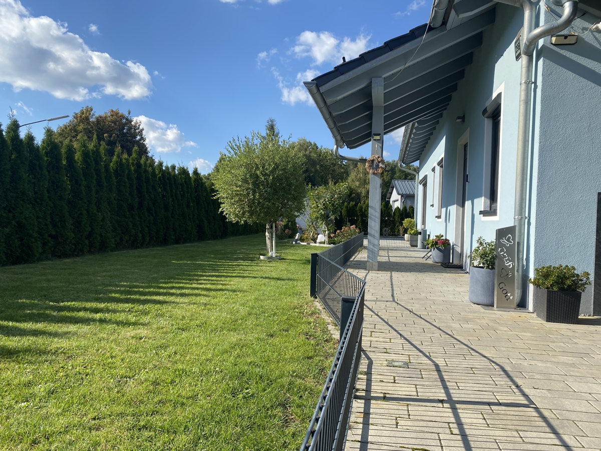 Sehr schöner, moderner Bungalow mit großem Carport in Störnstein zu verkaufen! – Störnstein – Bild 1 von 18