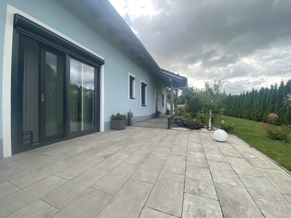 Sehr schöner, moderner Bungalow mit großem Carport in Störnstein zu verkaufen! – Störnstein – Vorschaubild 2