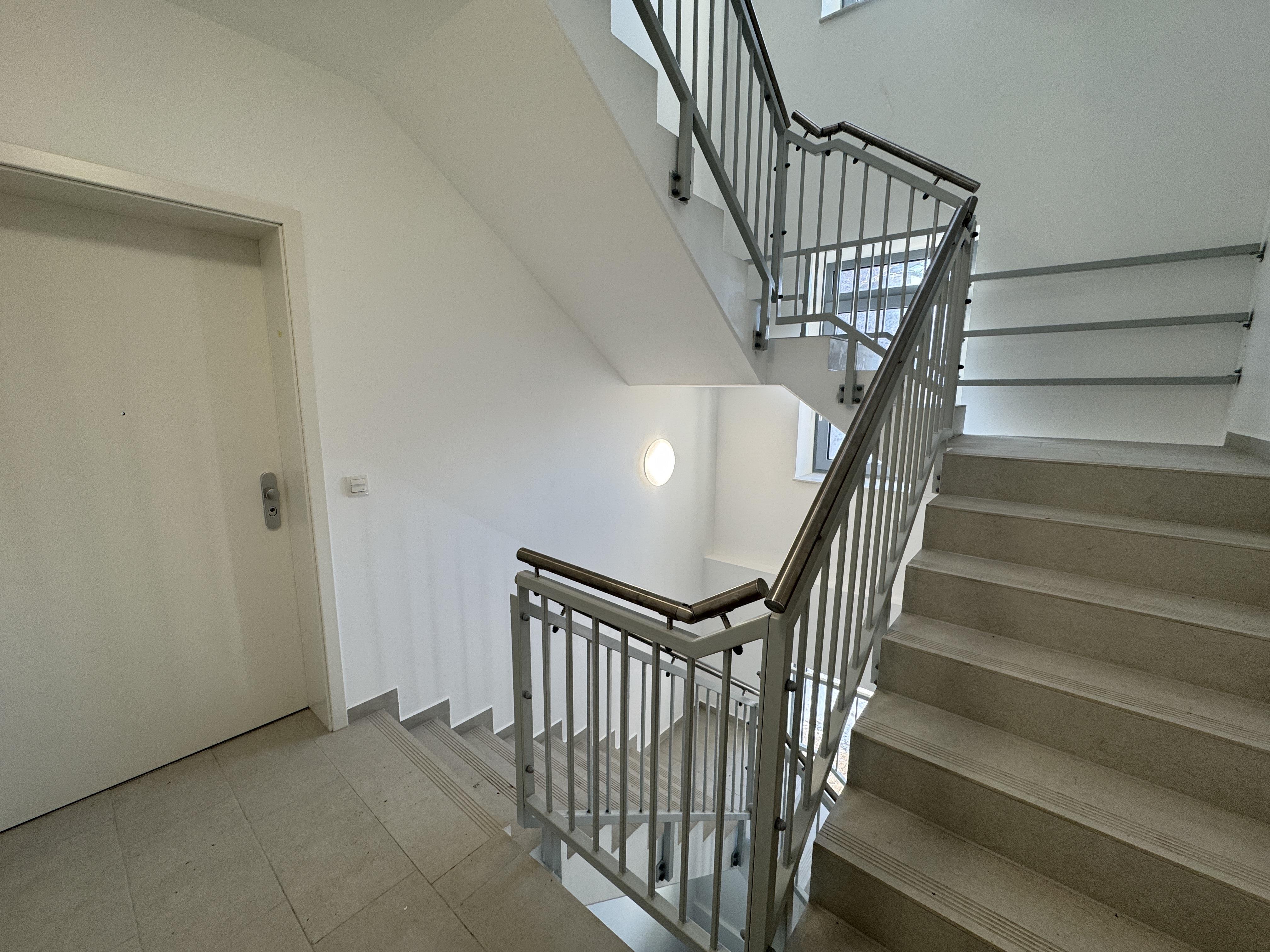 Gemütliche 2-Raum-Wohnung im Dachgeschoss mit Balkon – Magdeburg – Vorschaubild 7