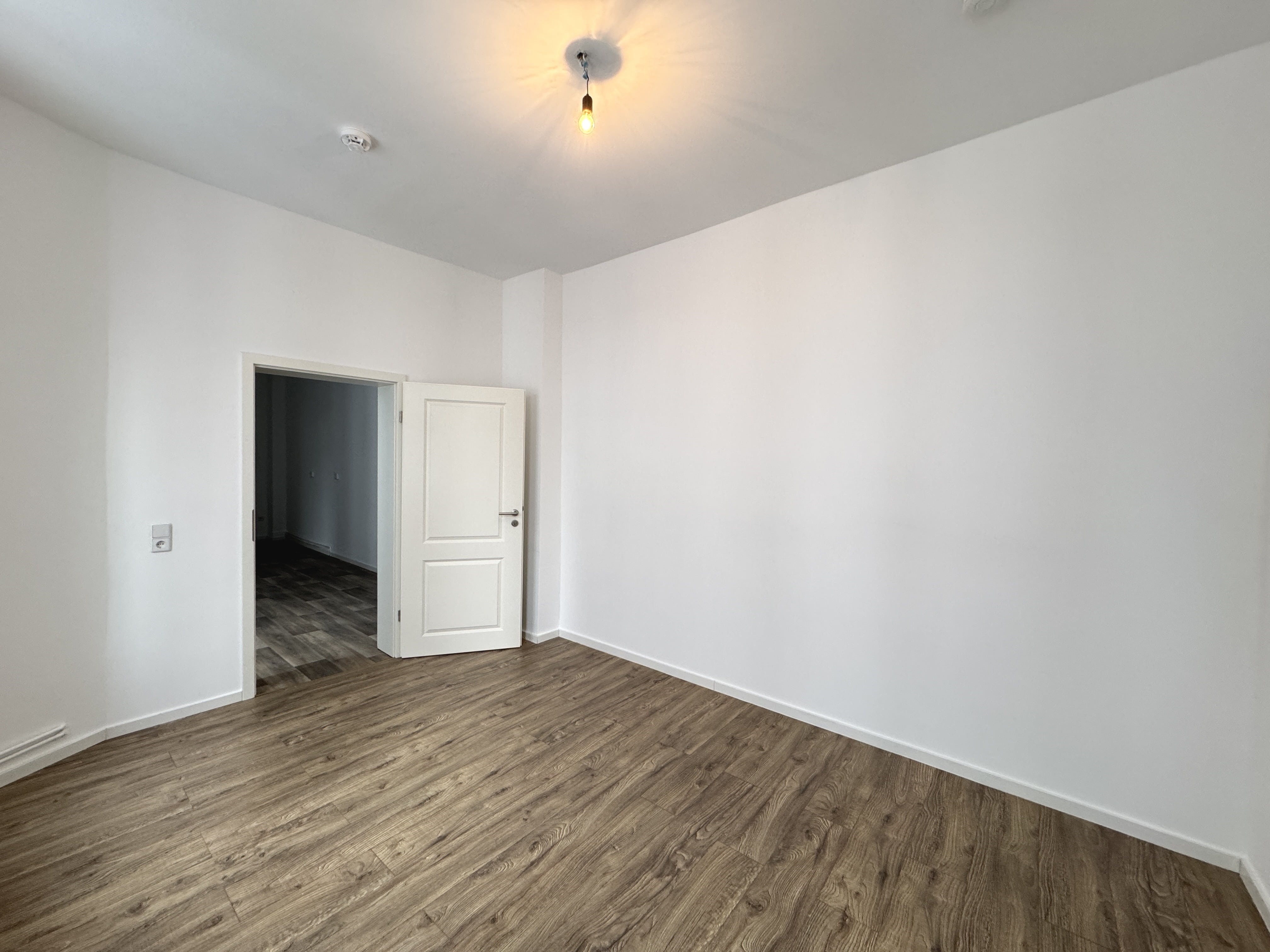 Komfortable 3-Raum-Wohnung mit großzügigem Grundriss – Magdeburg – Vorschaubild 8
