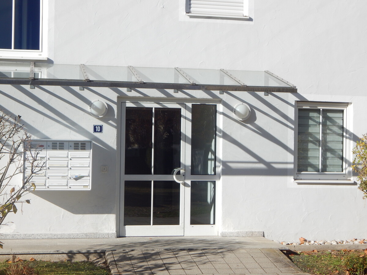 Immobilie in Freilassing - Vermietete und gepflegte 2-Zimmer-Wohnung mit Balkon in Freilassing zu verkaufen! - Bild 2