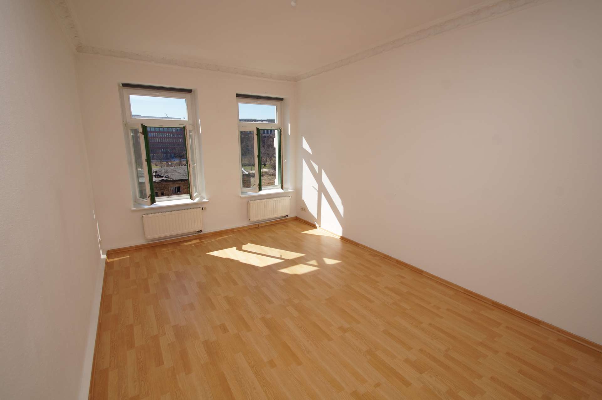 Erdgeschosswohnung: 3-Zimmer mit Balkon - direkt am Lene-Voigt-Park