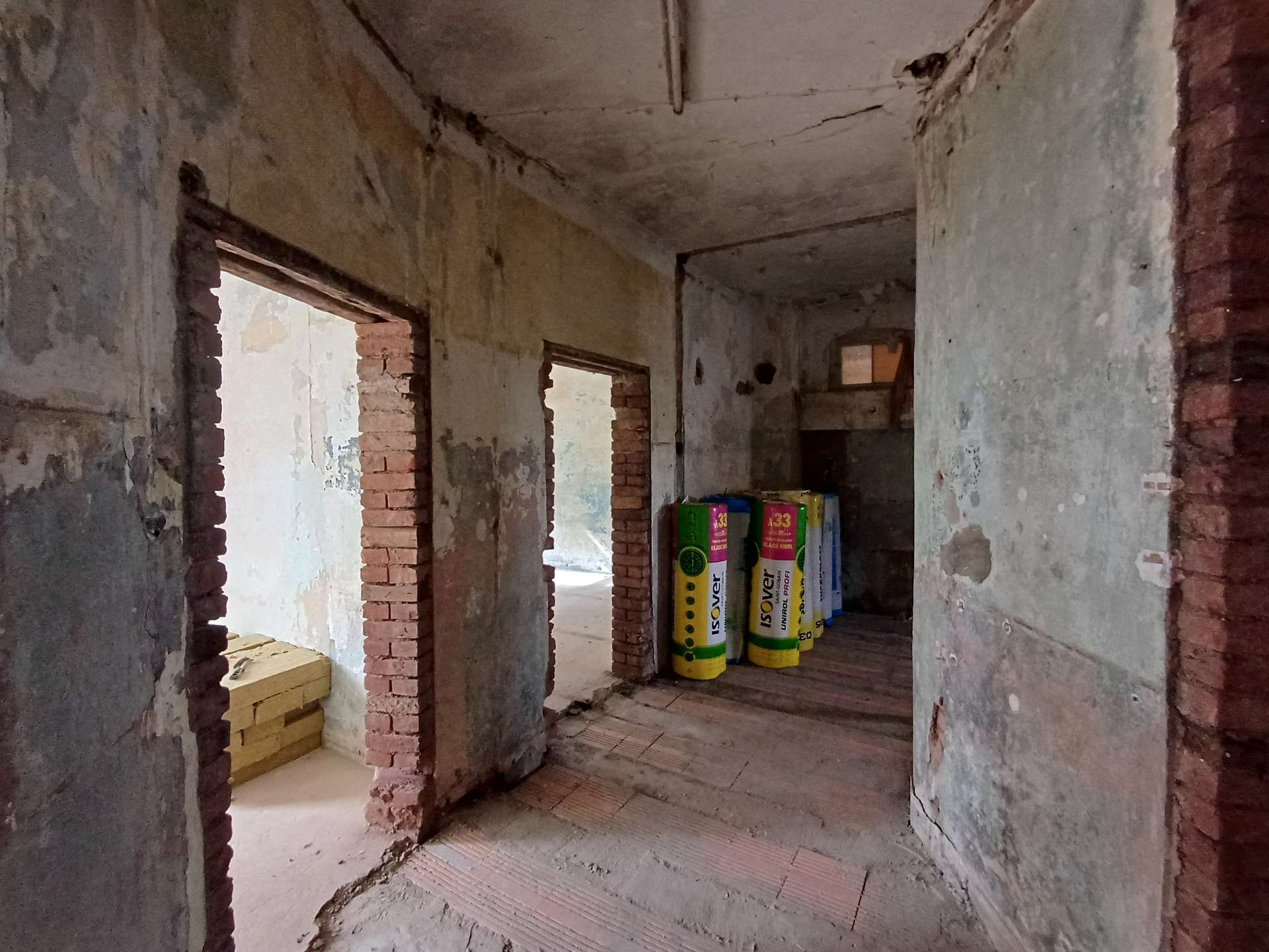 bg