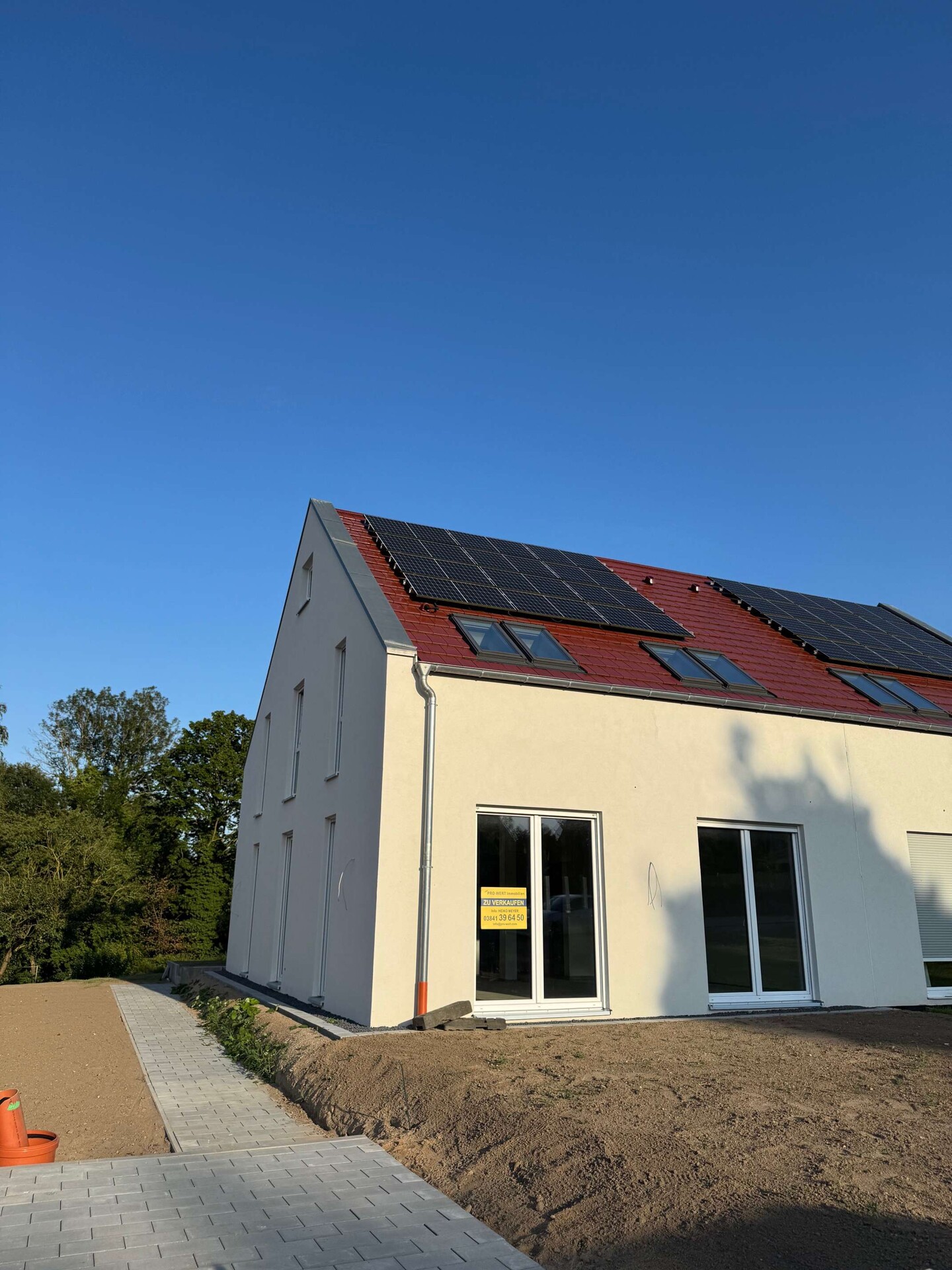 Neubau Erstbezug top modern incl. Wärmepumpe! – Wismar – Bild 1 von 12