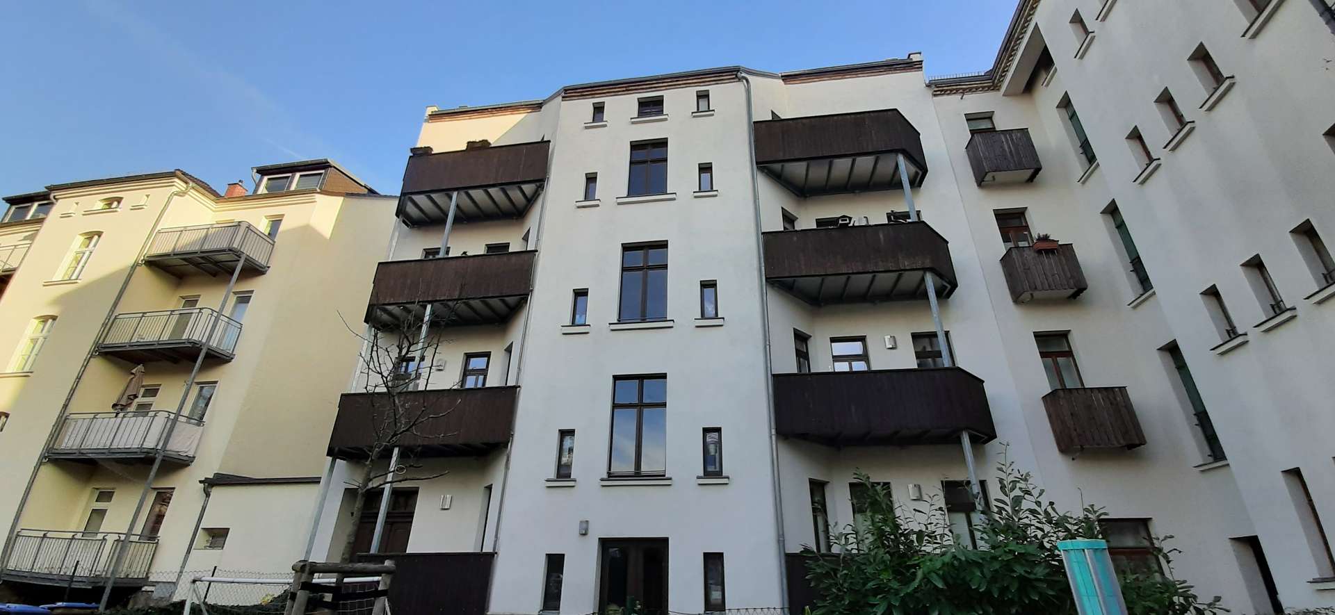 Property thumbnail 2