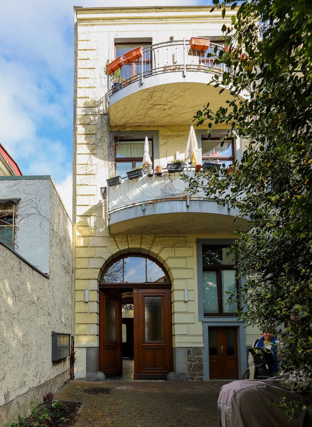 Property thumbnail 3