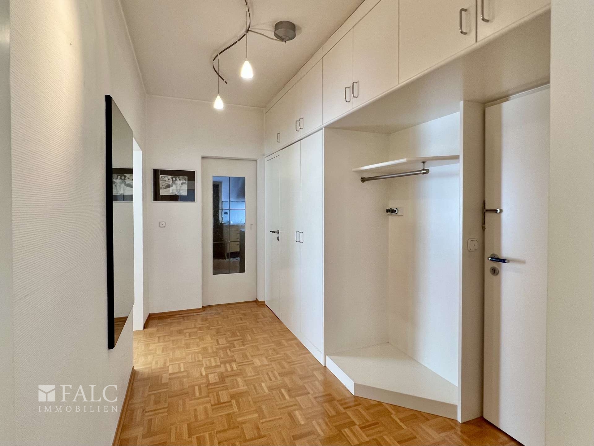 Immobilie in Gauting - Exklusive Penthouse-Wohnung mit großzügiger Dachterrasse und Bergpanorama - Bild 1