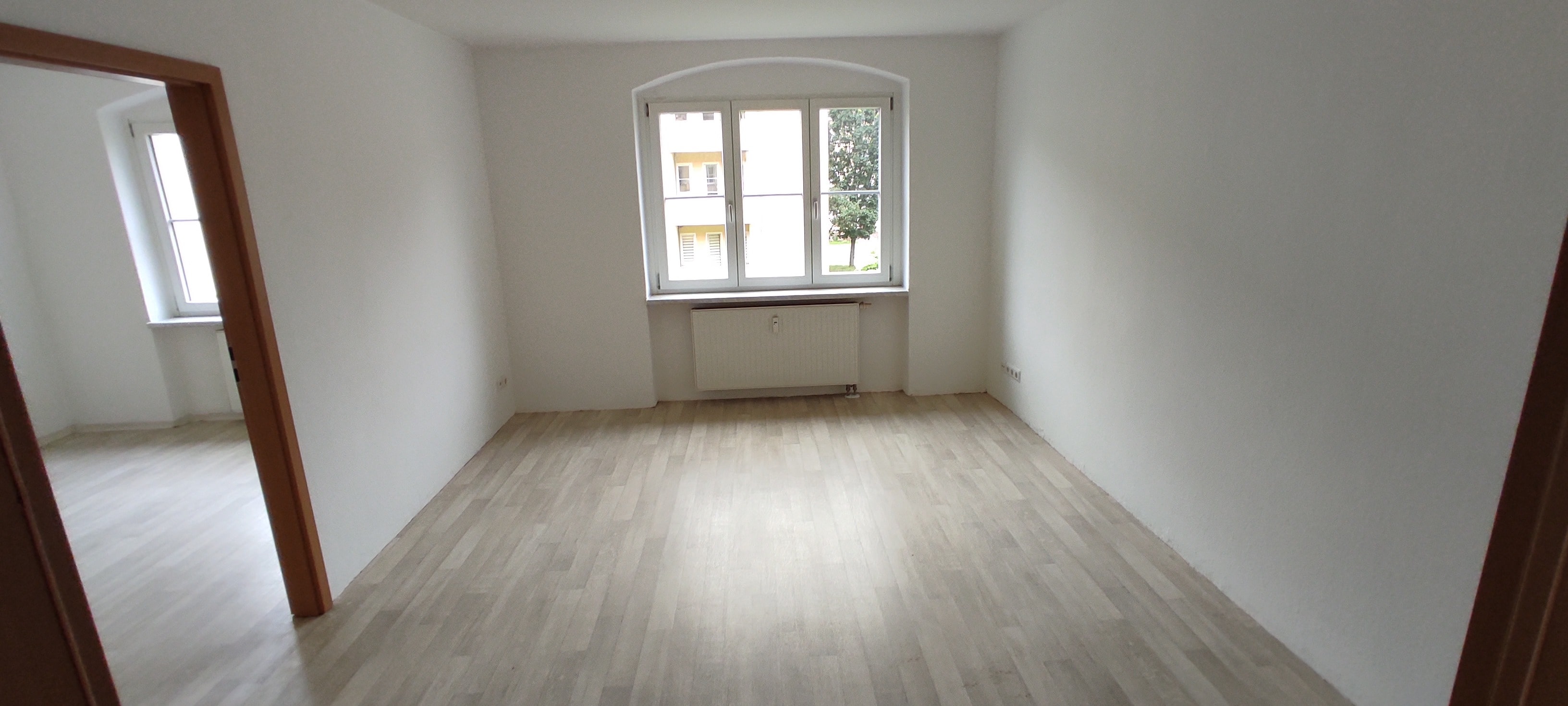 Freundlich helle 2-Raum-Wohnung für junge Pärchen – Magdeburg – Vorschaubild 2