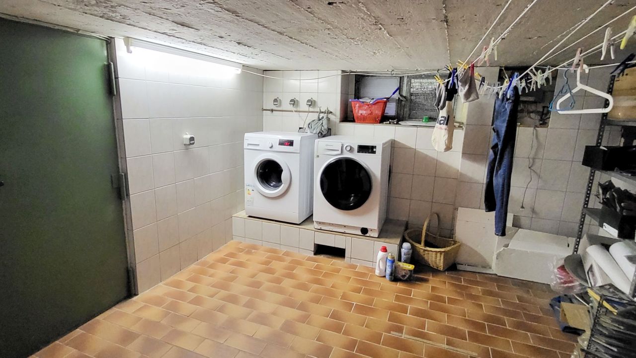 Property thumbnail 7