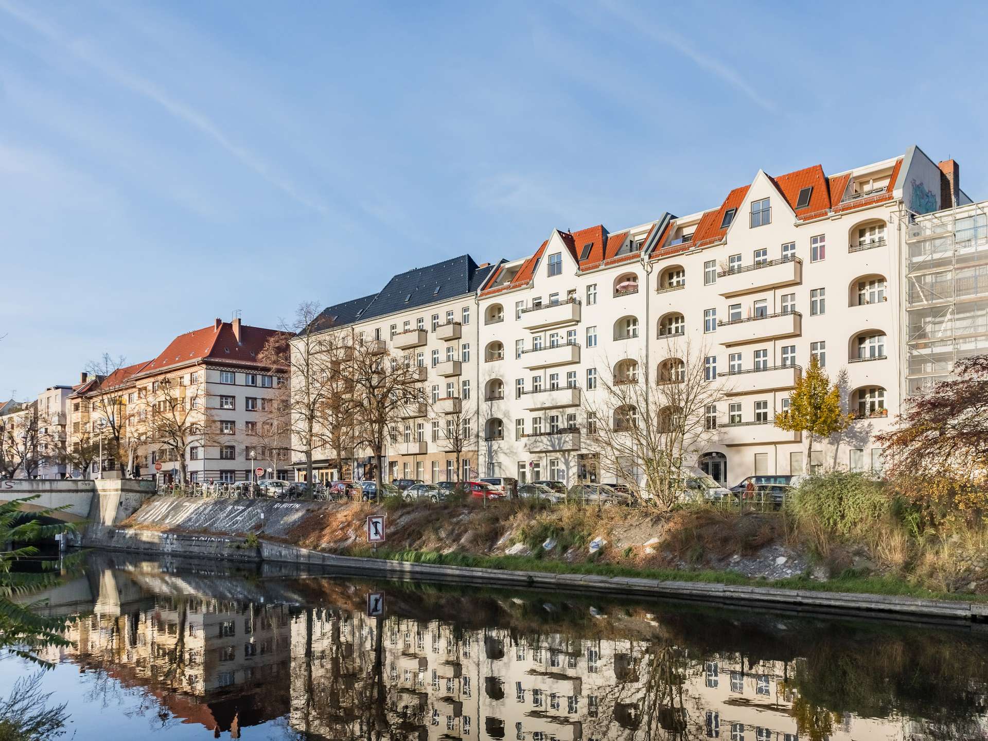Urbanes Wohnen mit klassischem Grundriss im beliebten Neukölln – Berlin – Bild 1 von 20