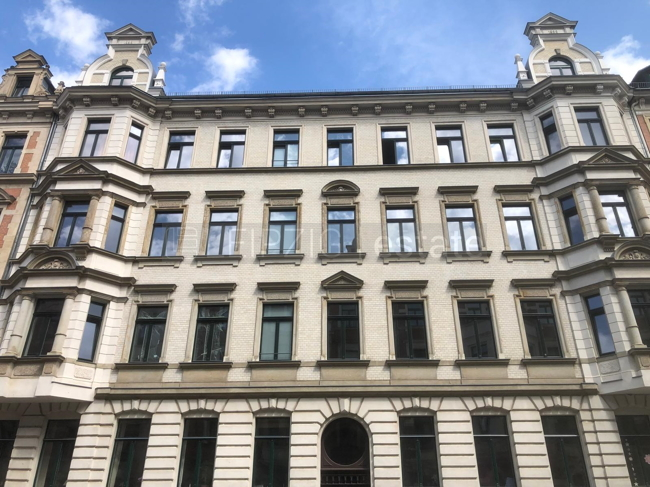 Großzügige 4 Raumwohnung im Gründerzeitgebäude, nur 950 Meter vom Stadtzentrum entfernt