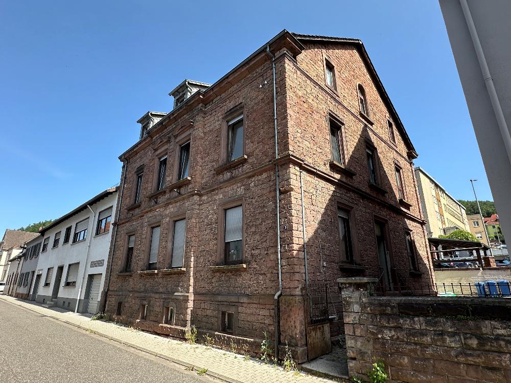 +++Stattliches 3-Familienhaus im Stadtzentrum mit Hof und großer Garage+++ – Rodalben – Vorschaubild 2