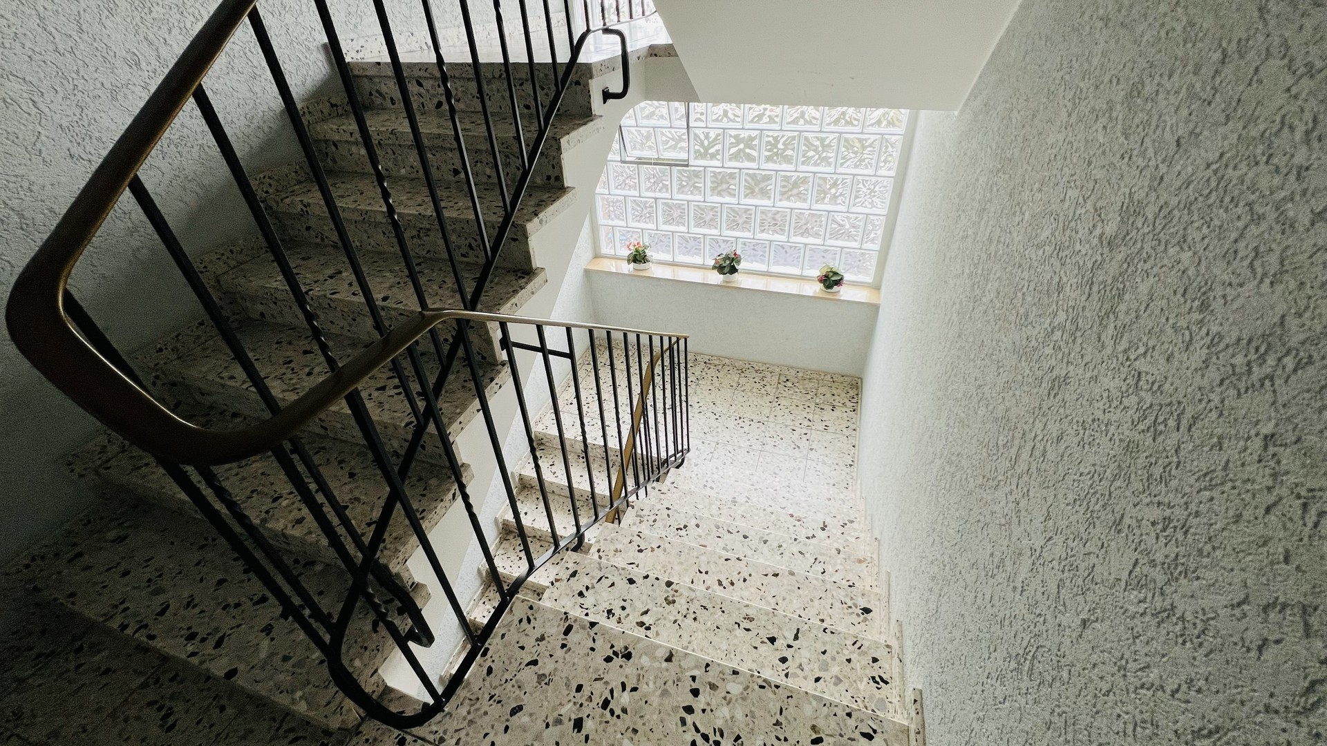 Frisch Renovierte 3 Zimmer KDB