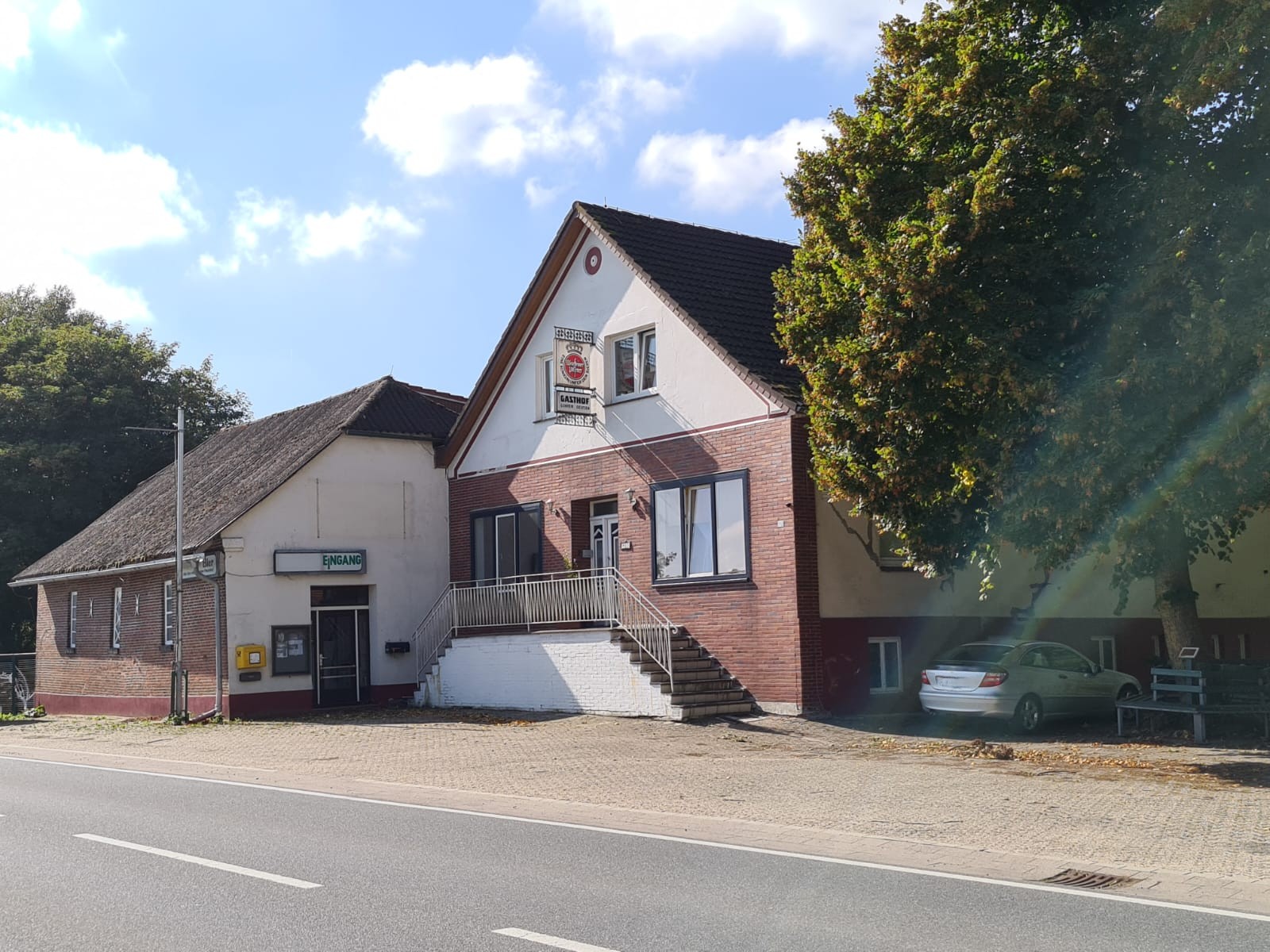 Wohnhaus mit Einliegerwohnung und viel Nutzfläche auf 3.300 m² / Gemeinde Jade – Jade – Vorschaubild 2