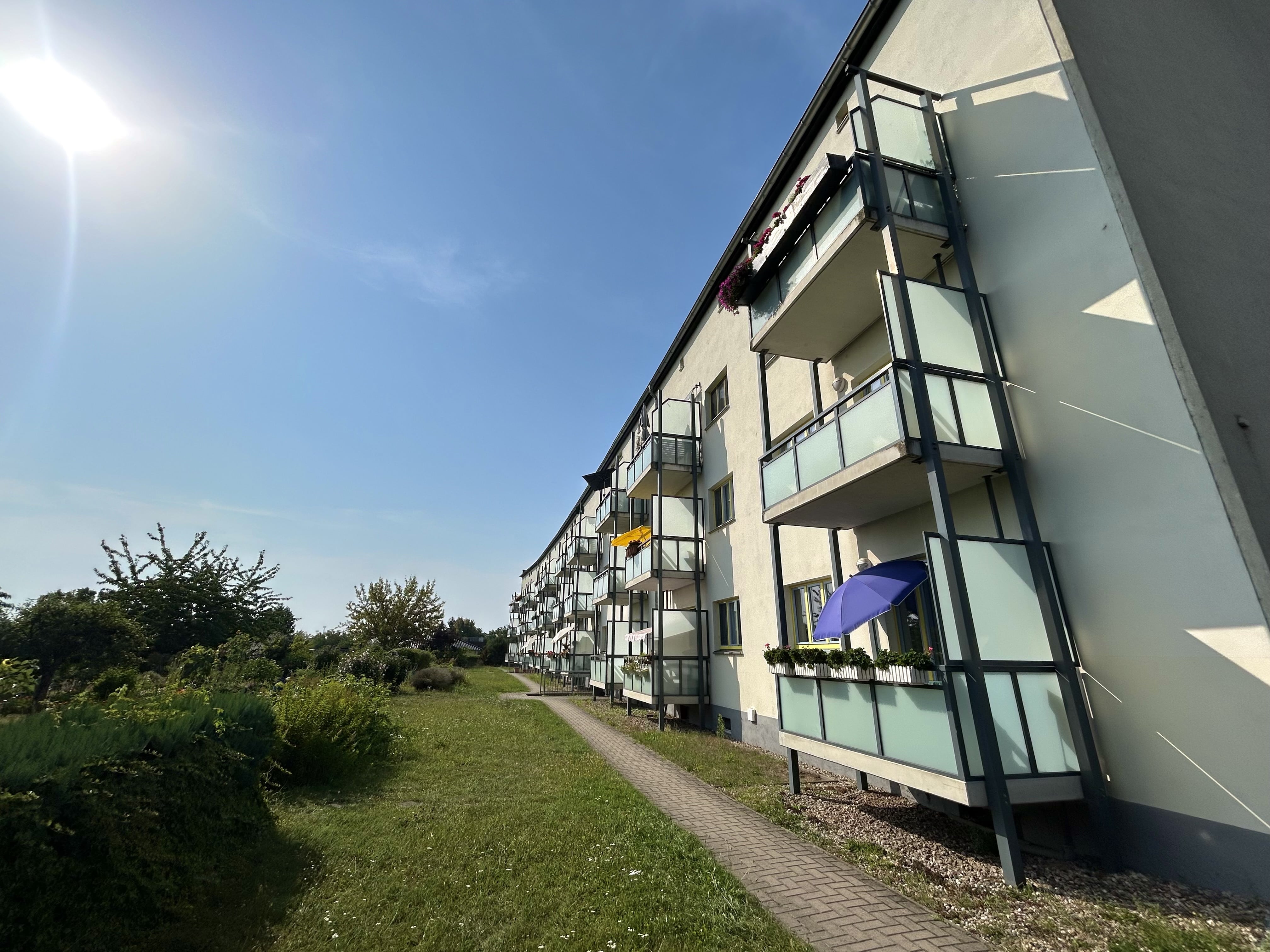 Charmante 2-Raum-Wohnung mit Blick ins Grüne – Magdeburg – Vorschaubild 5