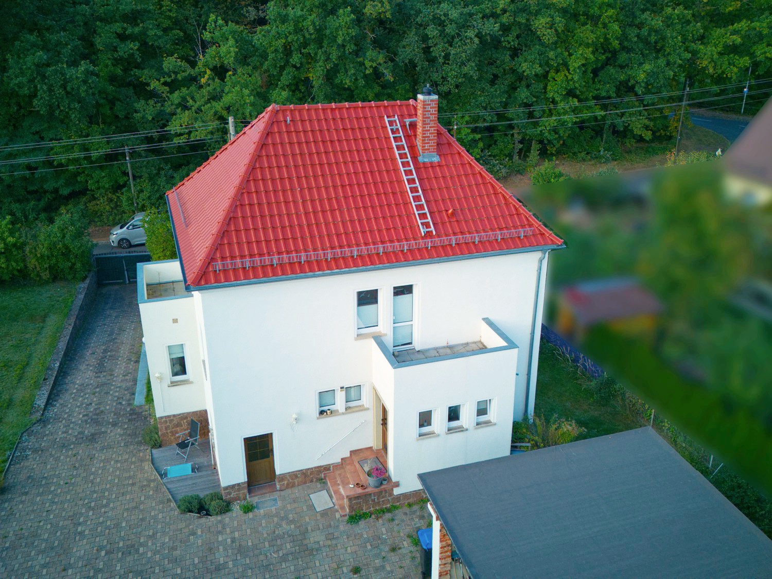 bg