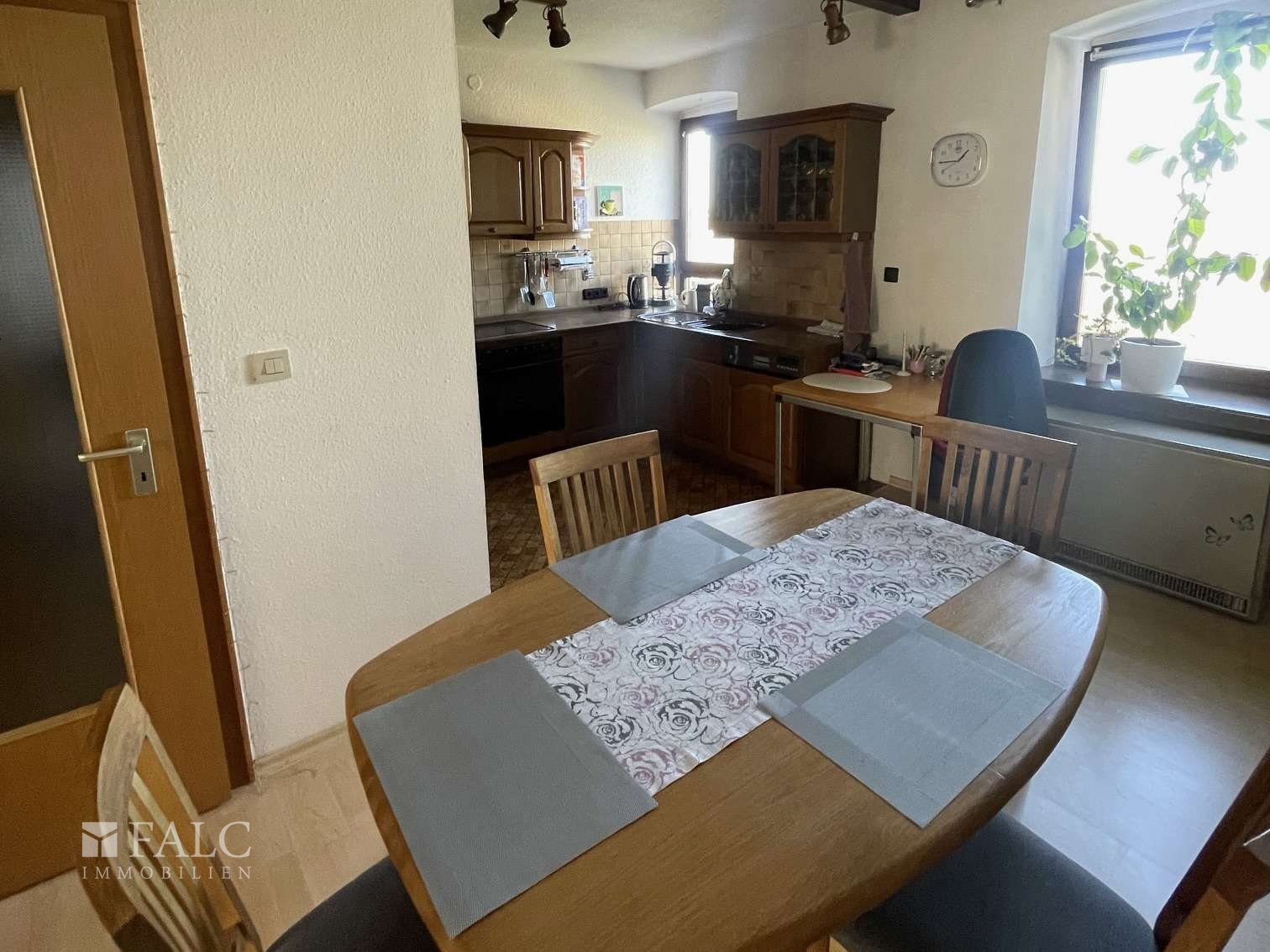 Zweifamilienhaus mit Halle, Werkstatt und Garagen – Mandelbachtal – Vorschaubild 2