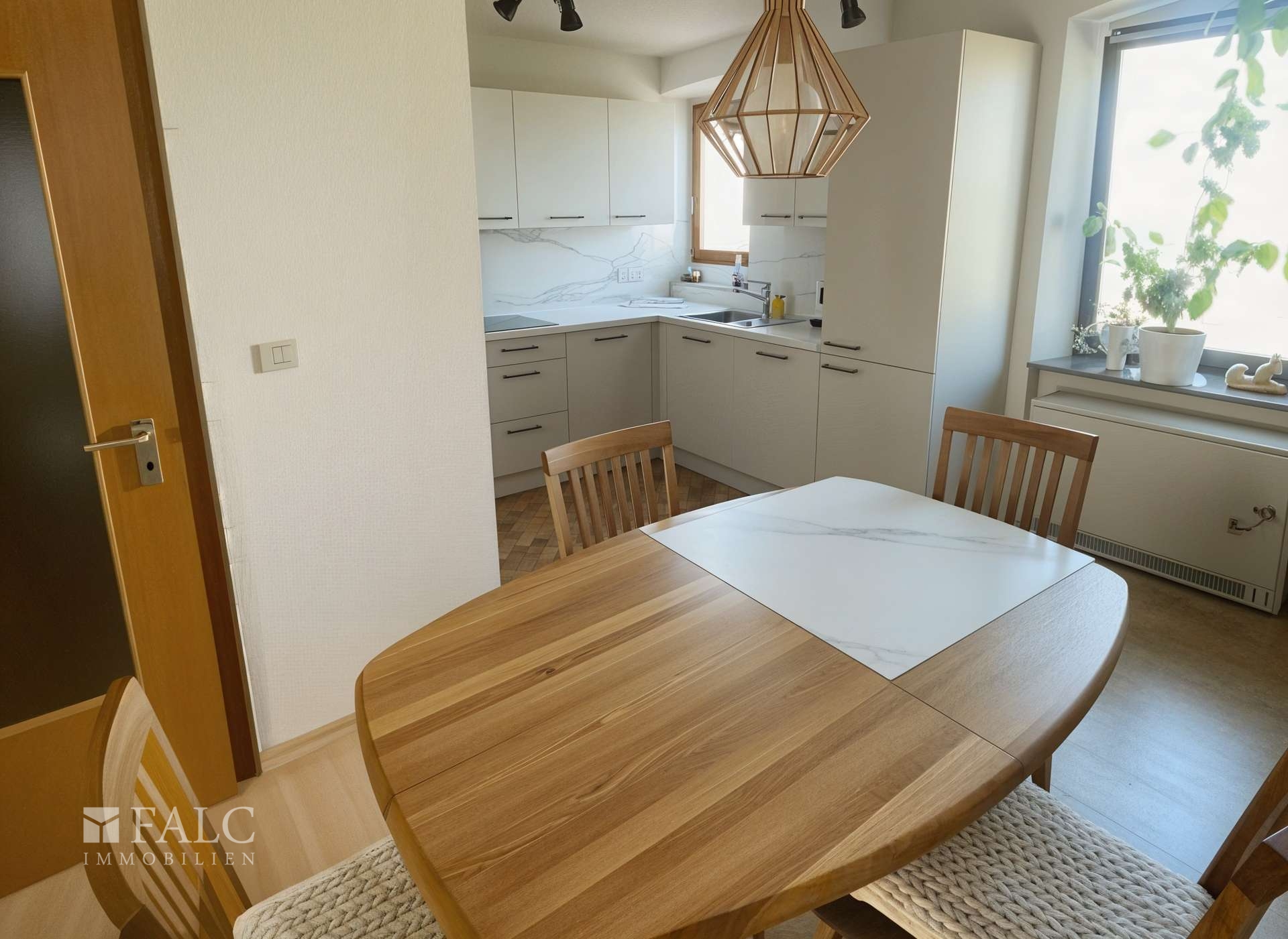 Zweifamilienhaus mit Halle, Werkstatt und Garagen – Mandelbachtal – Vorschaubild 3