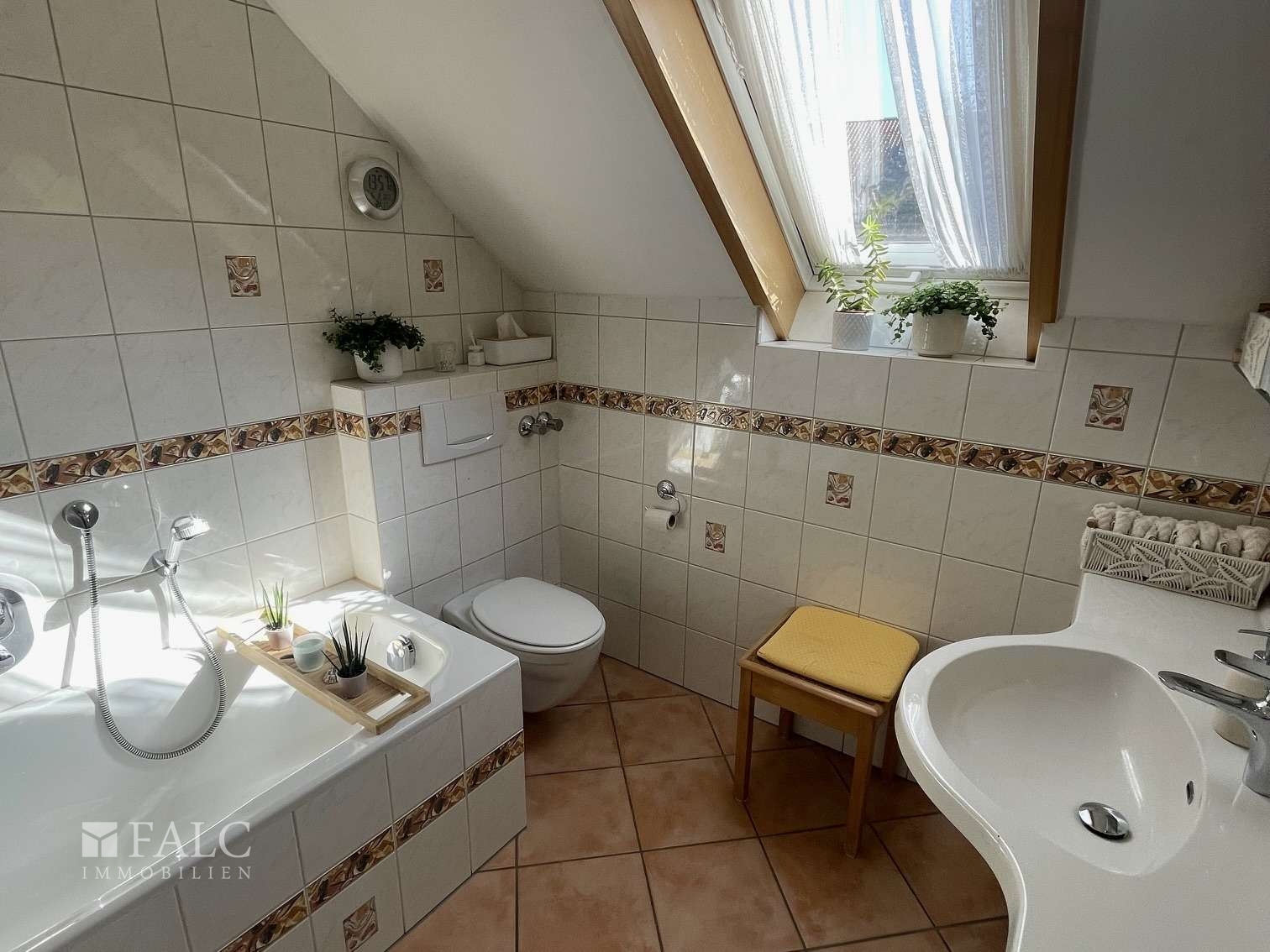 Zweifamilienhaus mit Halle, Werkstatt und Garagen – Mandelbachtal – Vorschaubild 15