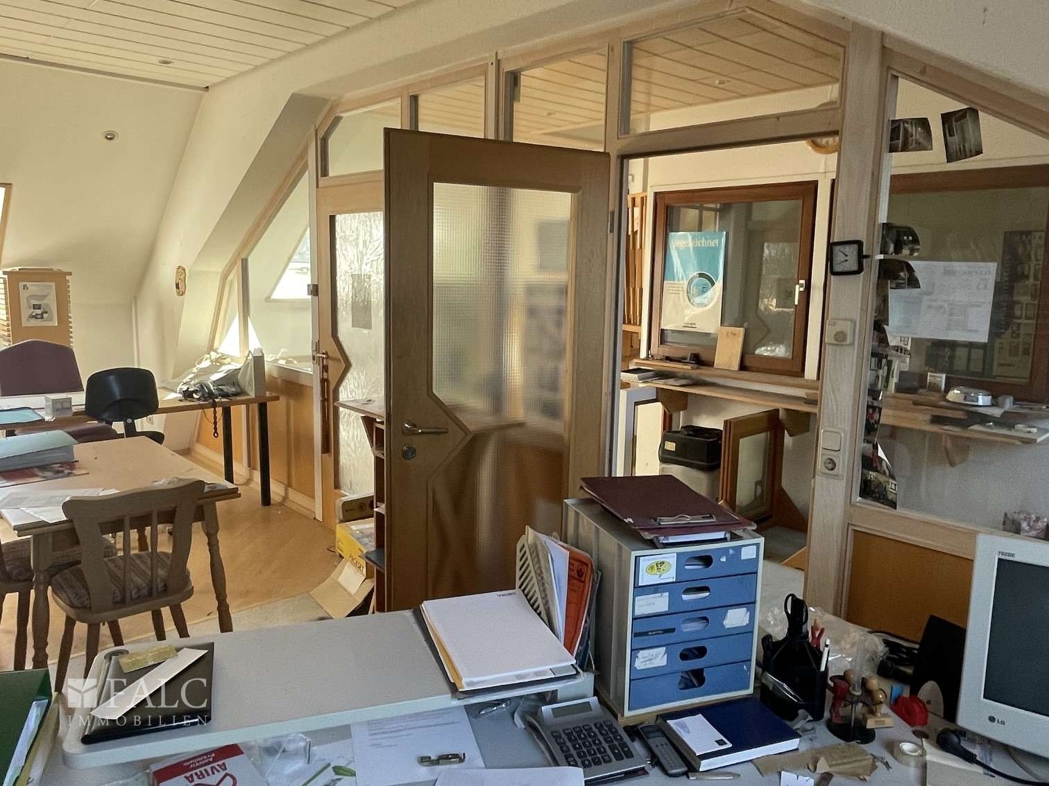 Zweifamilienhaus mit Halle, Werkstatt und Garagen – Mandelbachtal – Vorschaubild 17