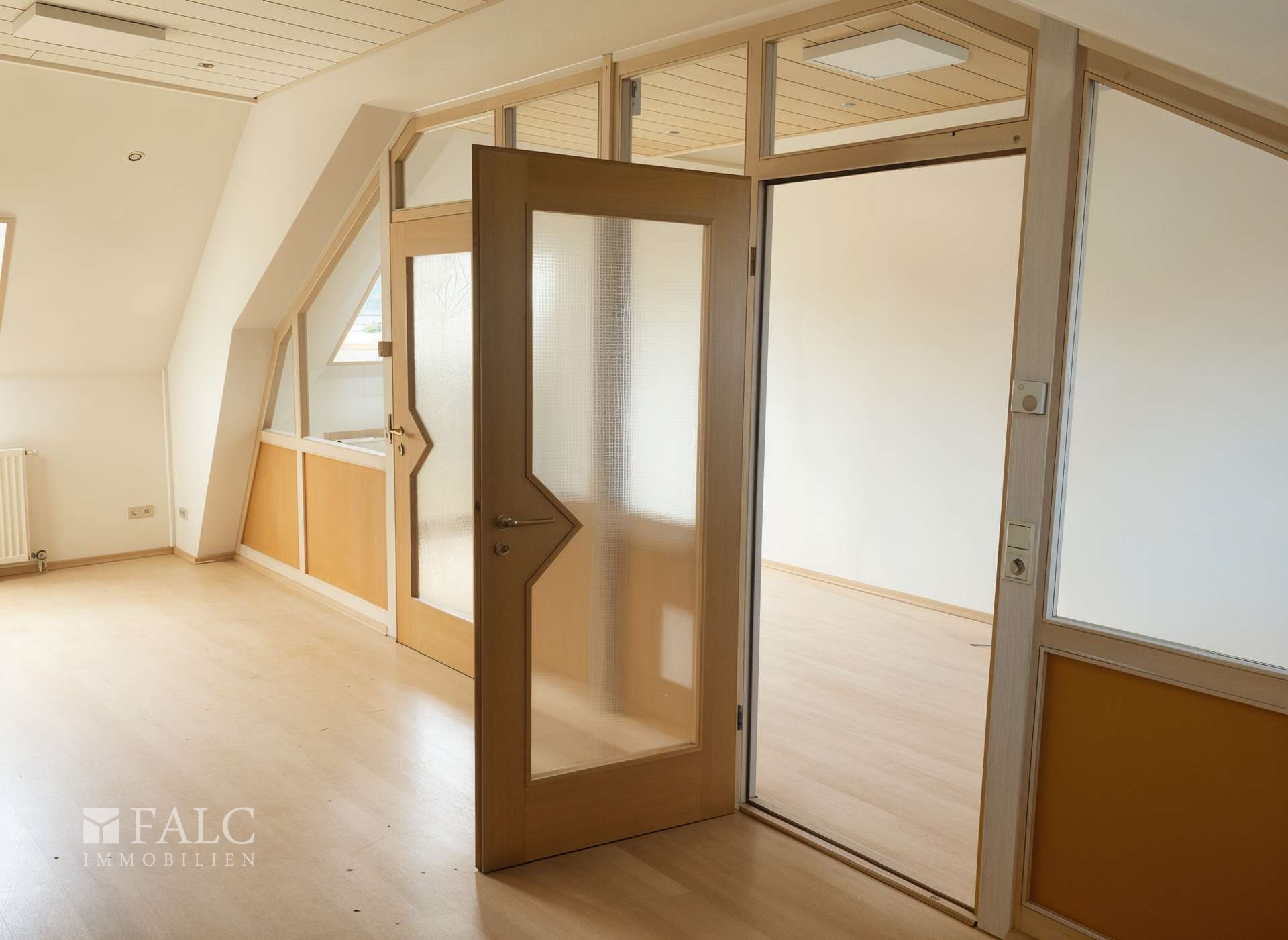 Zweifamilienhaus mit Halle, Werkstatt und Garagen – Mandelbachtal – Vorschaubild 18