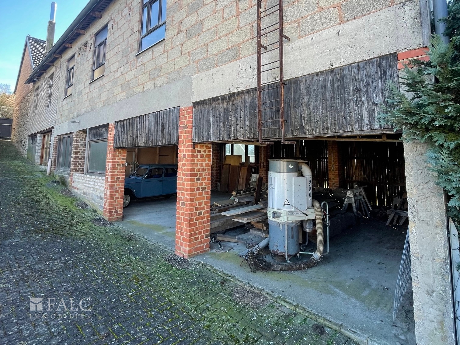 Zweifamilienhaus mit Halle, Werkstatt und Garagen – Mandelbachtal – Vorschaubild 31