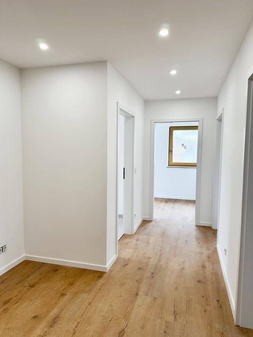 Frisch sanierte 3-Zimmer-Wohnung mit Süd-West-Balkon und Blick ins Grüne in Fürth-Unterfarrnbach