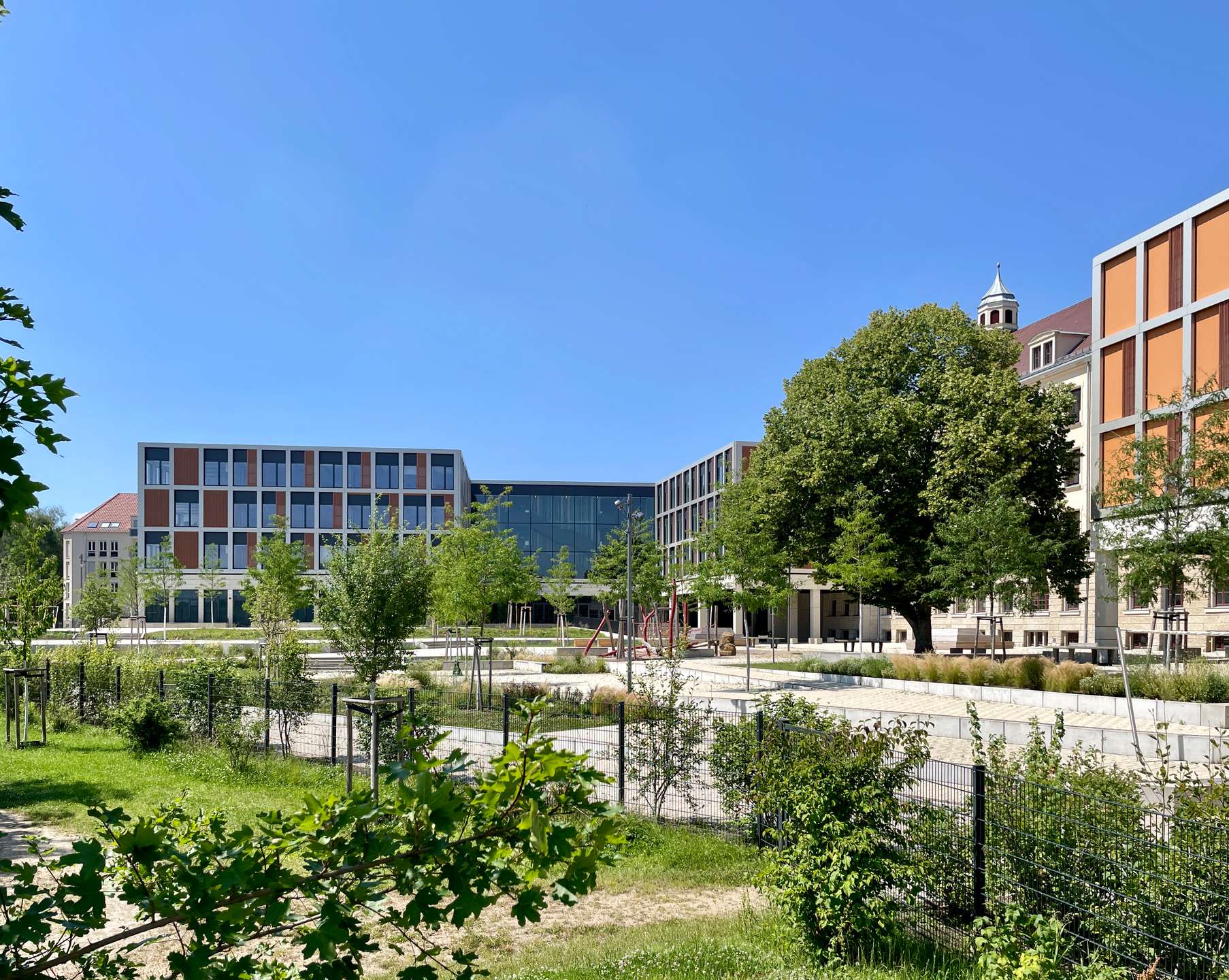 Property thumbnail 3