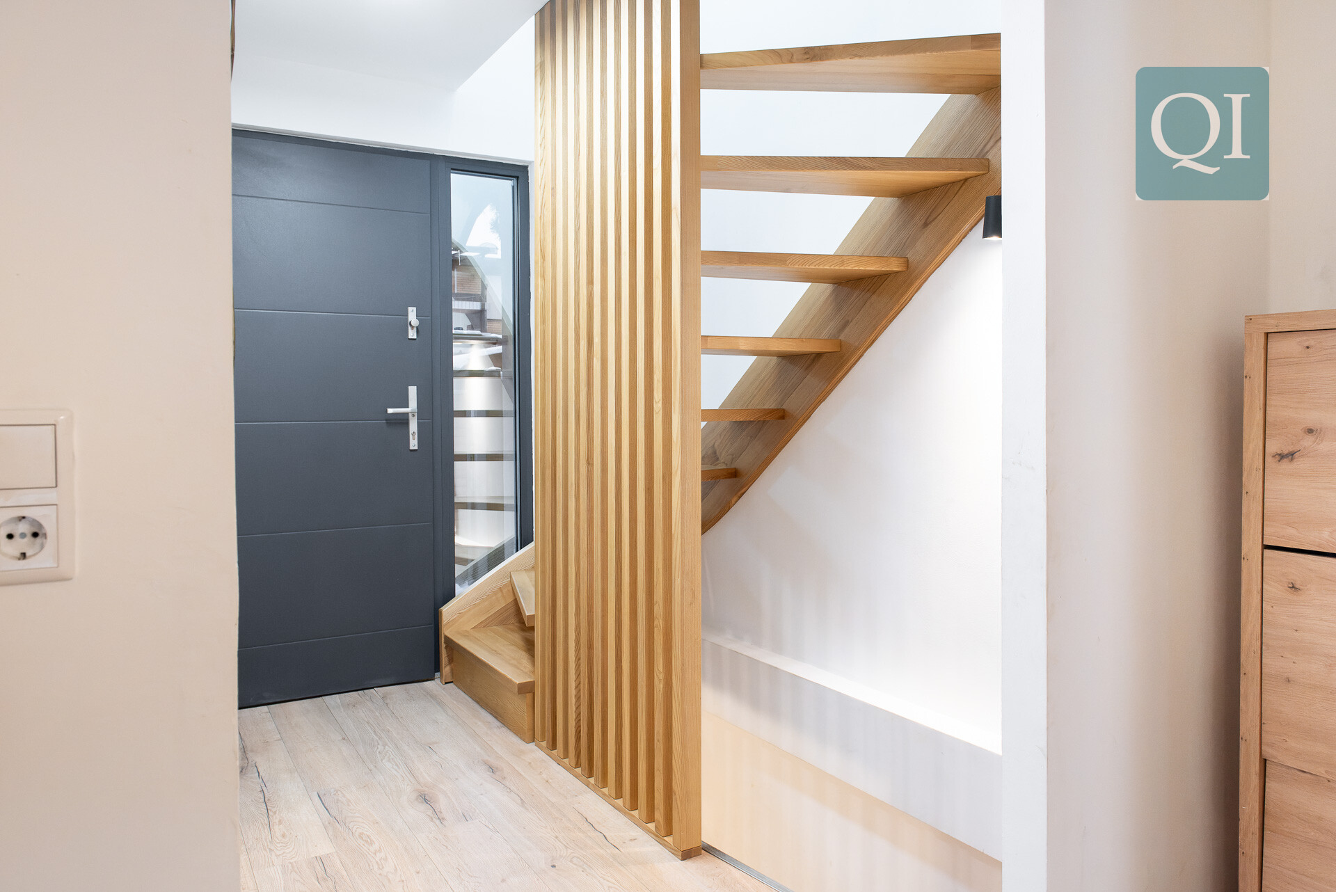 QI: Modernes 4 - Zimmer Reihenhaus - sofort einziehen & wohlfühlen in ruhiger Wohnlage – Hannover / Mittelfeld – Vorschaubild 2