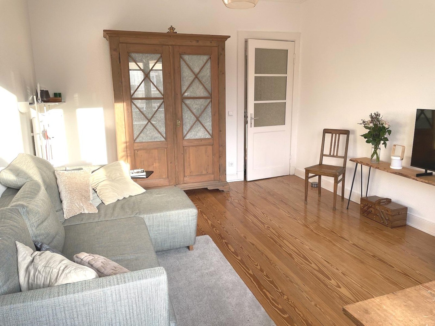 Charmante, helle 2,5 Zimmer Wohnung courtagefrei in Winterhude