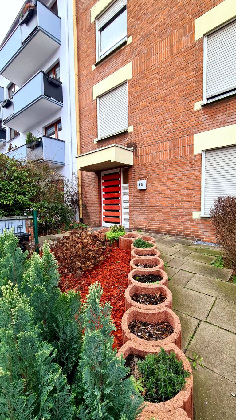 „Frisch renoviertes Single-Apartment mit Echtholzparkett & praktischem Einbauschrank“