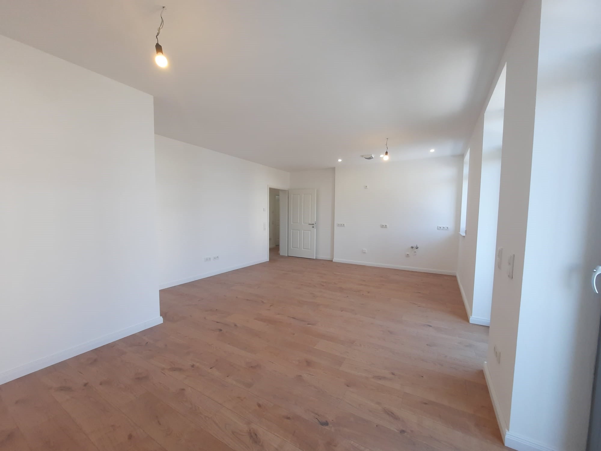 Elbnahe 3-Raum-Wohnung mit Balkon und viel Tageslicht – Magdeburg – Vorschaubild 3