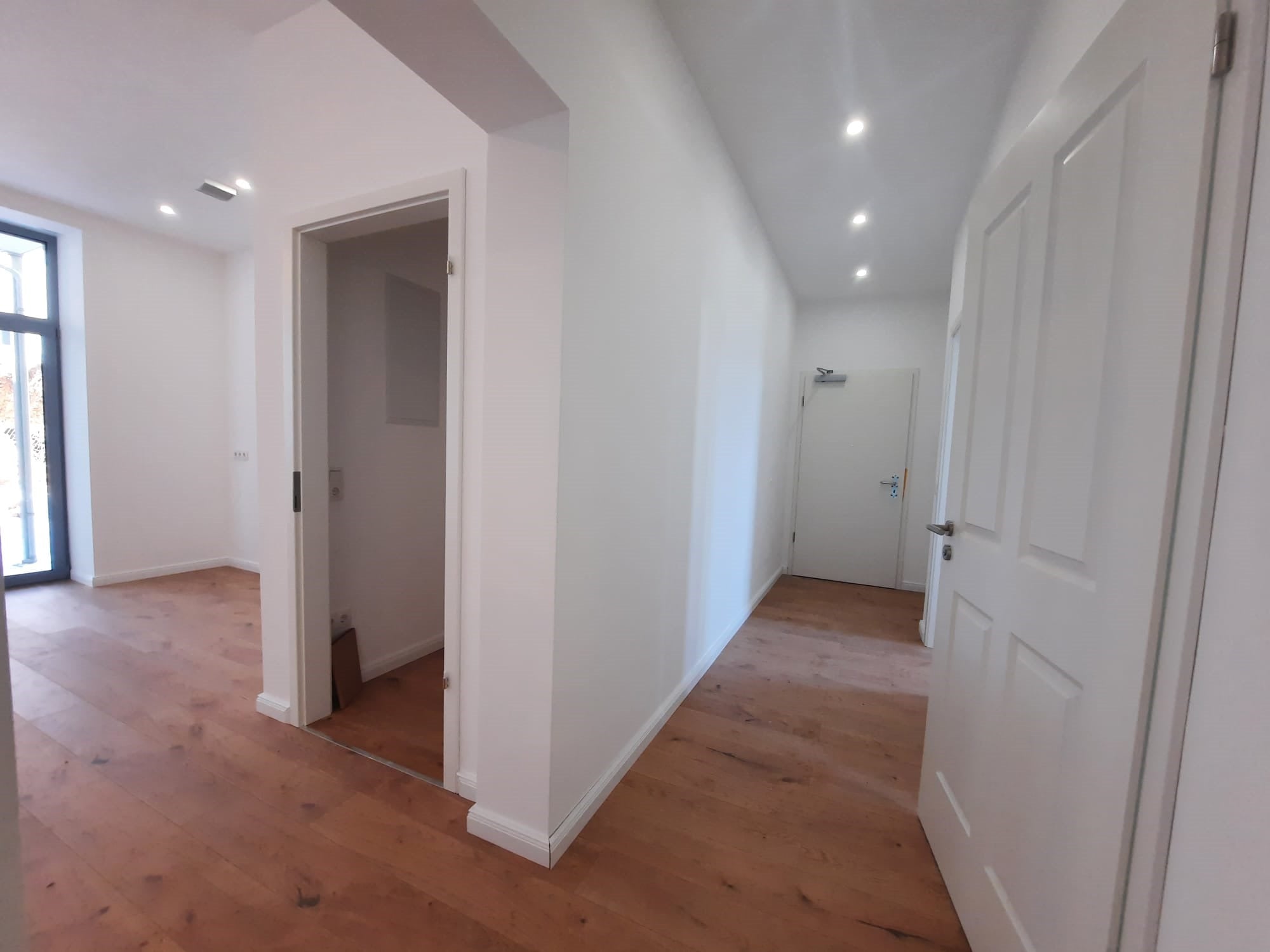 Moderne 3-Raum-Wohnung mit Terrasse und viel Tageslicht ! – Magdeburg – Vorschaubild 2
